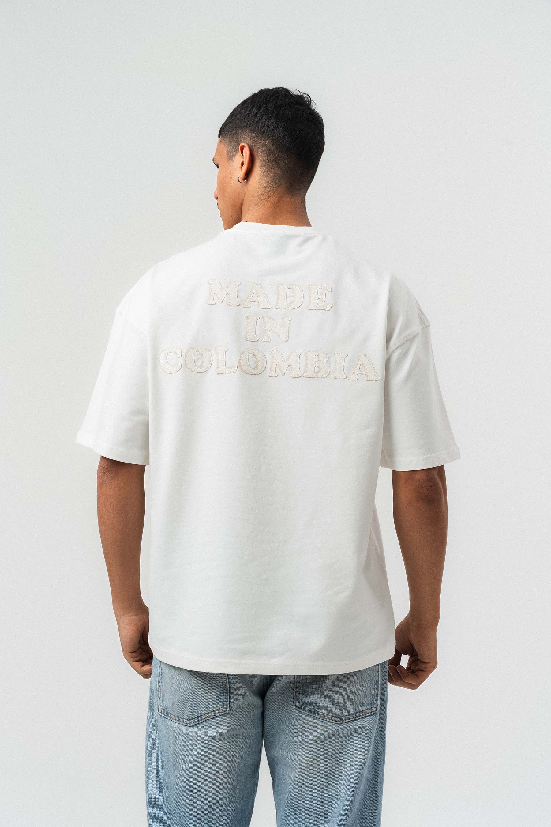 Colombia Nakış Detaylı Beyaz Oversize Baskılı T-Shirt
