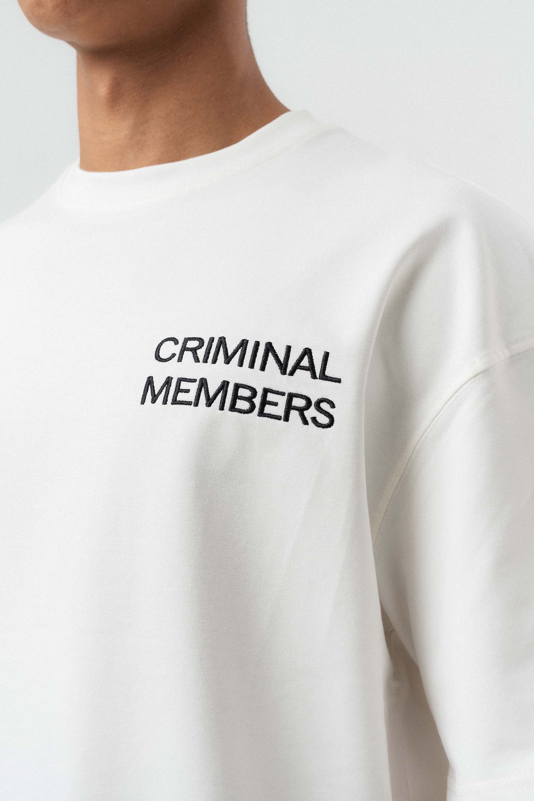 Criminal Members Nakış Detaylı Beyaz Oversize Baskılı T-Shirt