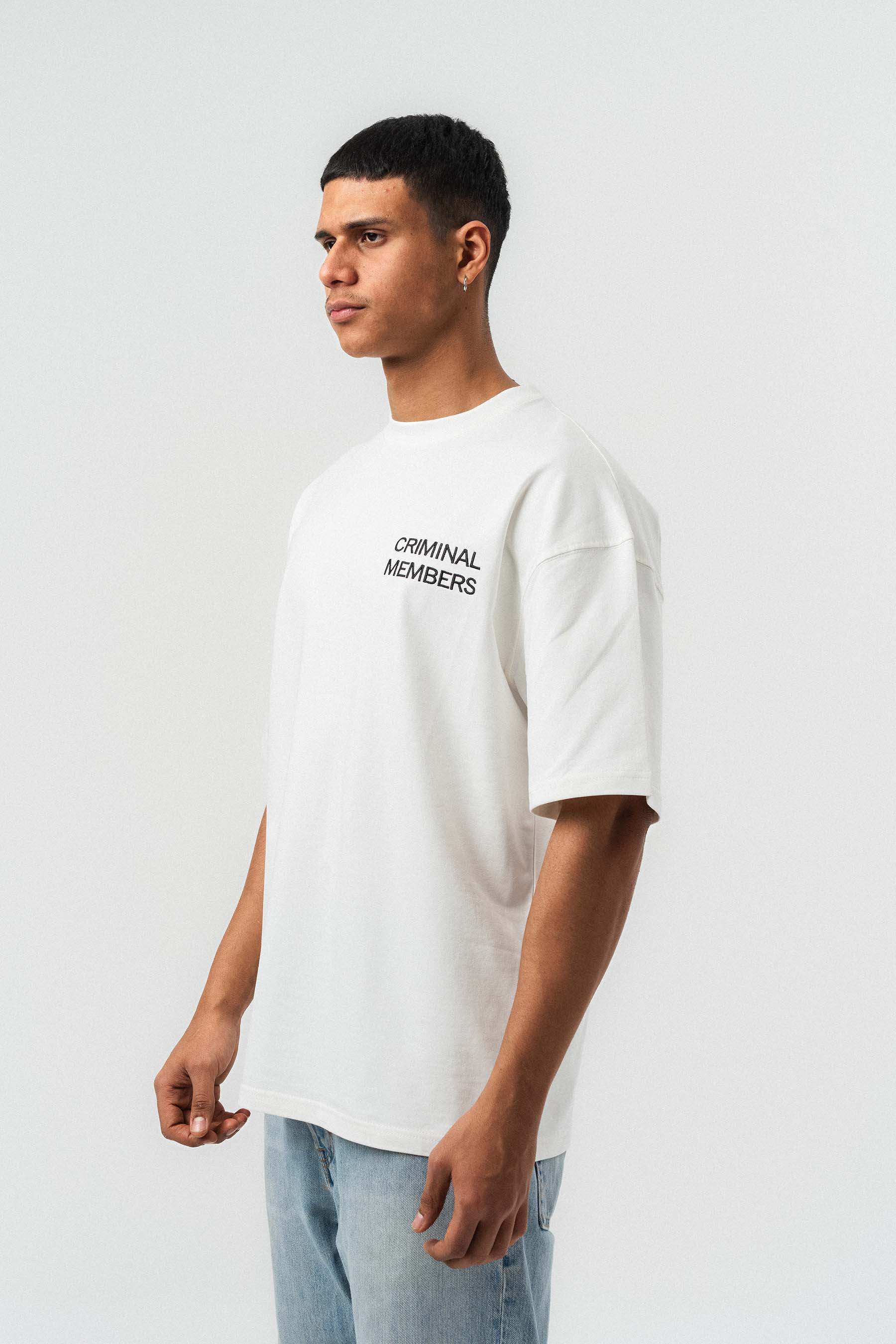 Criminal Members Nakış Detaylı Beyaz Oversize Baskılı T-Shirt