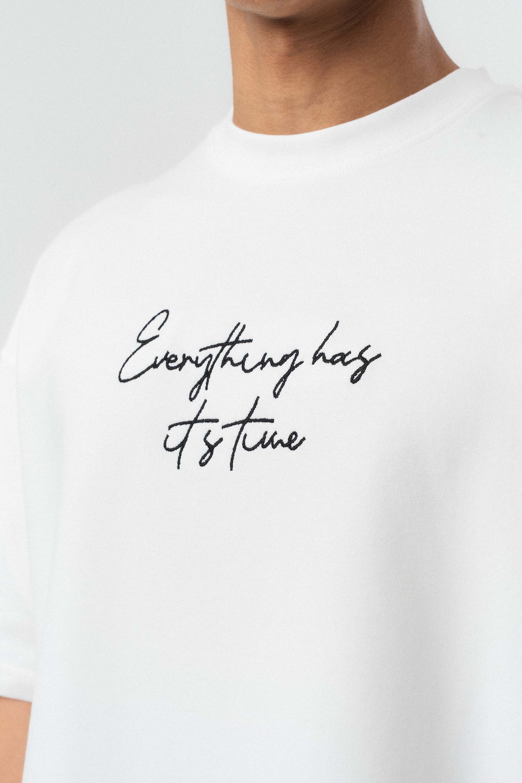 Everything Has Its Time Arkası Desenli Beyaz Oversize Baskılı T-Shirt