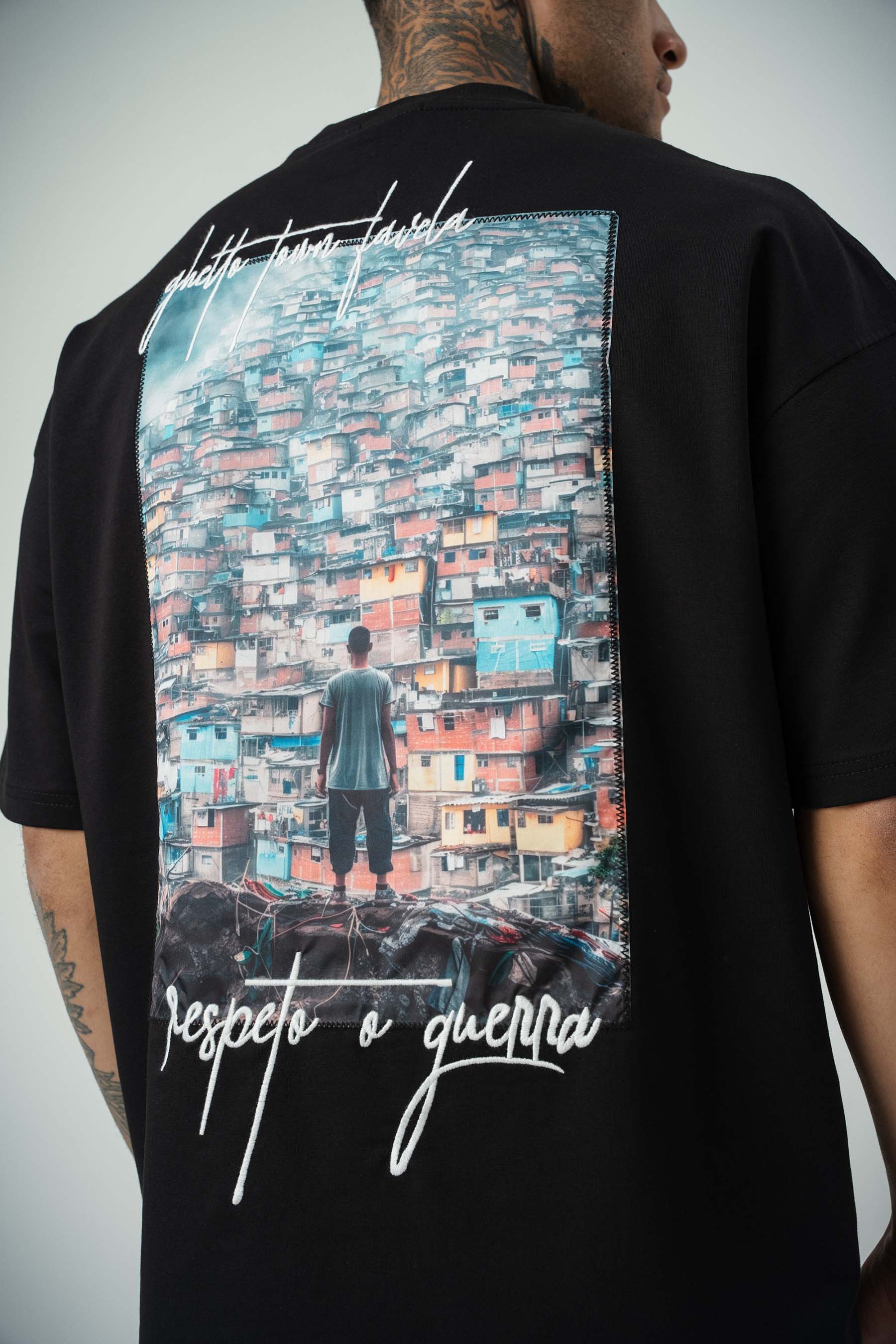 Favela Baskılı Siyah Oversize T-Shirt