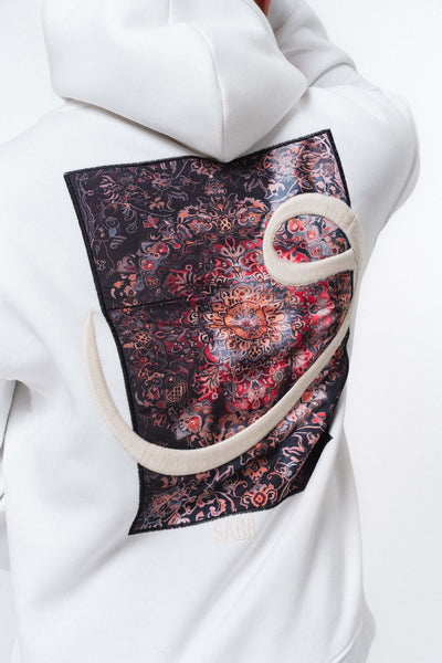 Etnik Tasarım V Harfi Beyaz Oversize Hoodie