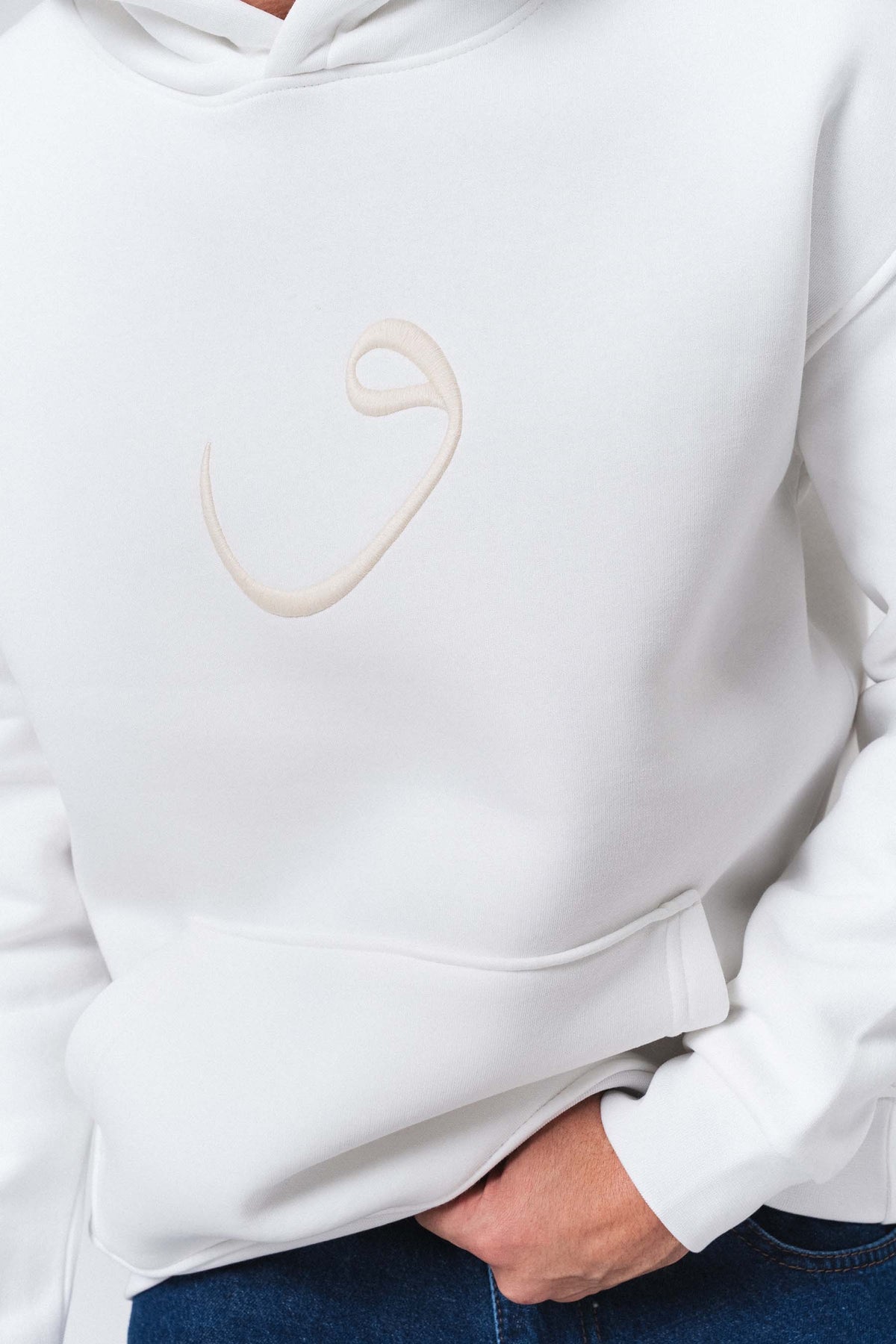 Etnik Tasarım V Harfi Beyaz Oversize Hoodie