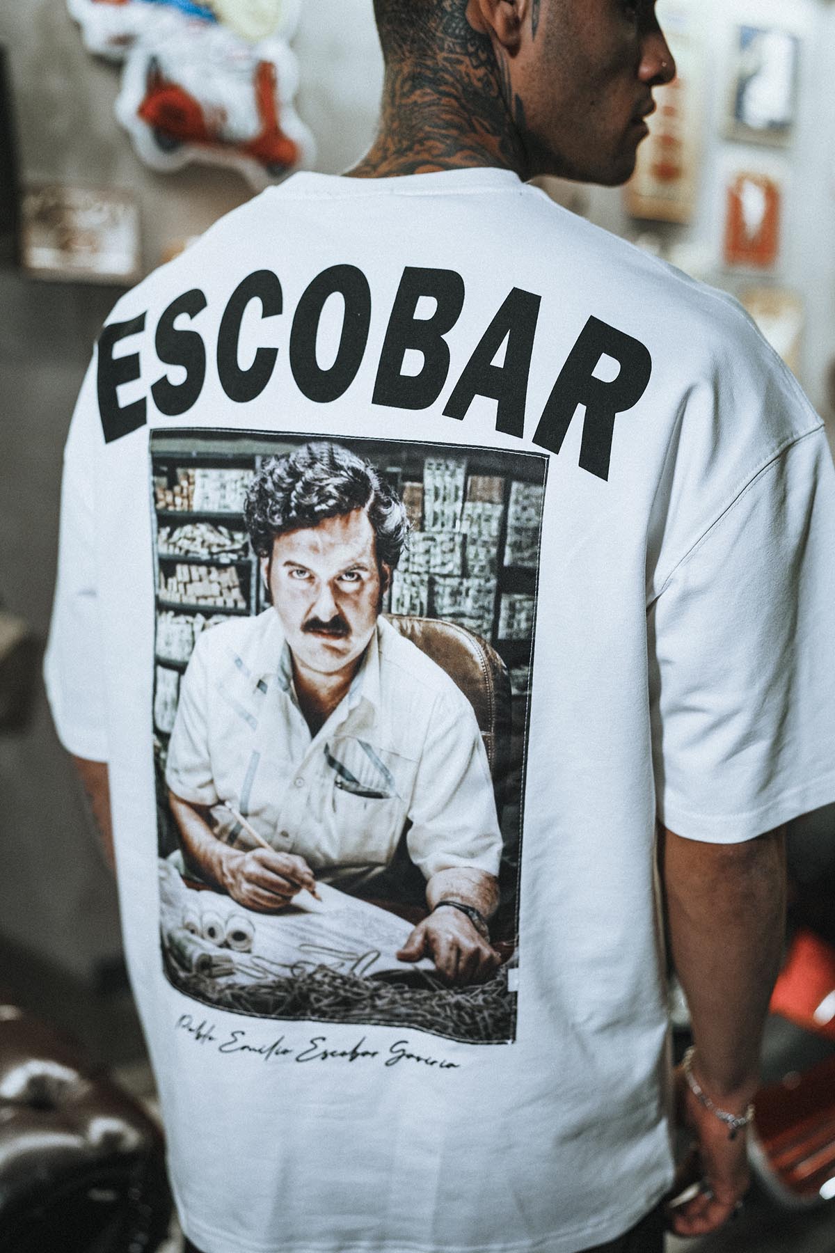 Escobar Patch Baskılı Oversize Beyaz T-Shirt