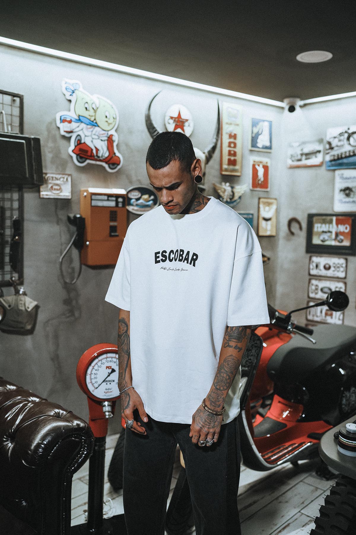 Escobar Patch Baskılı Oversize Beyaz T-Shirt