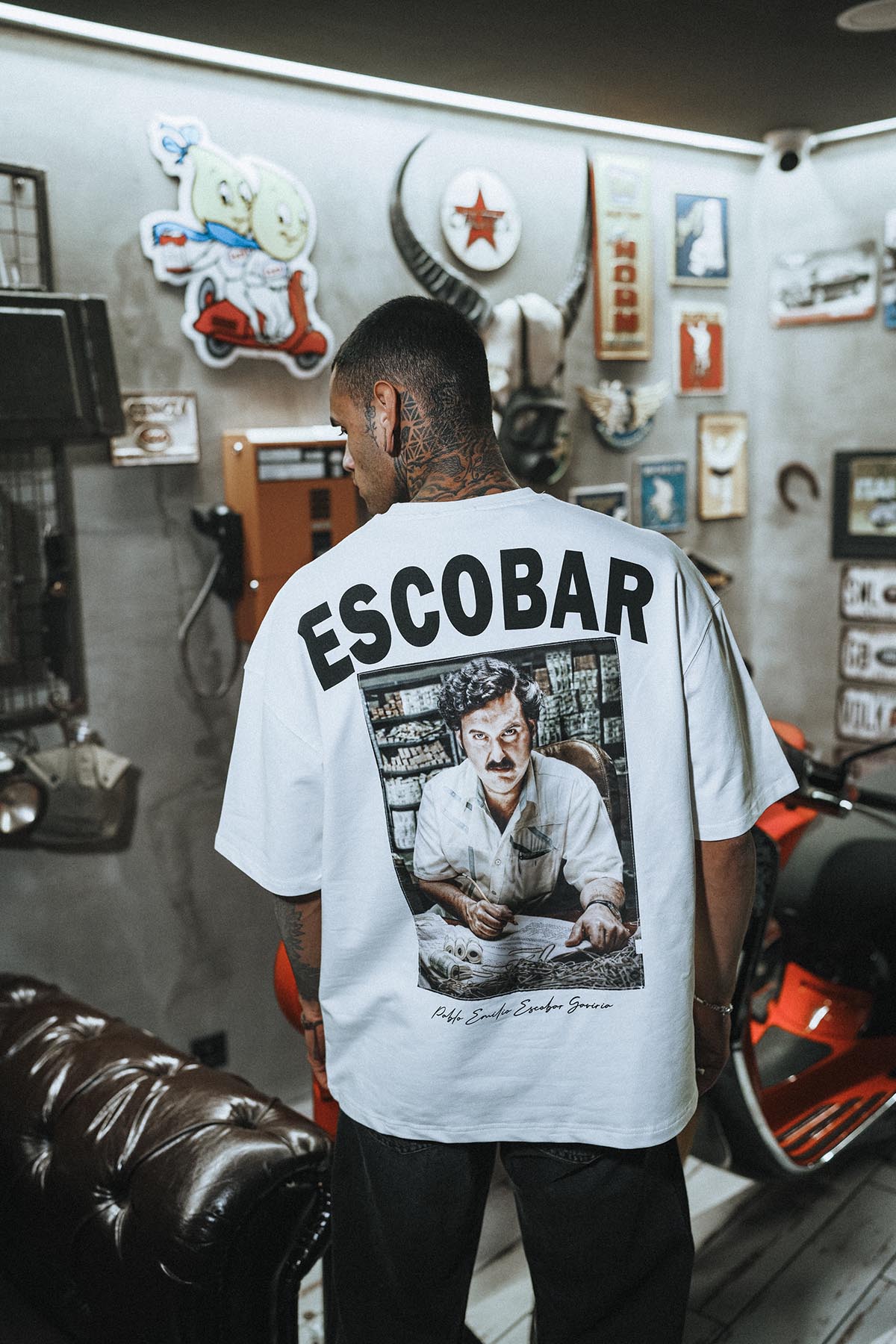 Escobar Patch Baskılı Oversize Beyaz T-Shirt