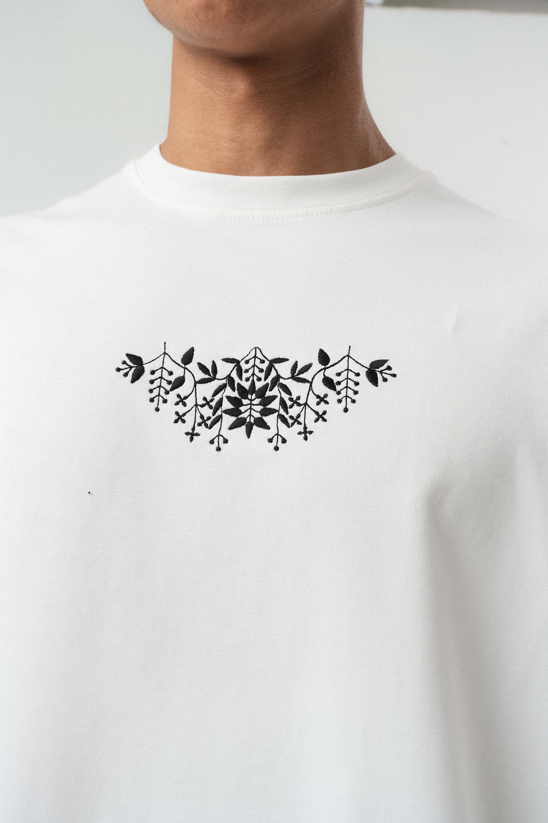 Handmade Sprit Etnik Desenli Nakış Detaylı Beyaz Oversize Baskılı T-Shirt