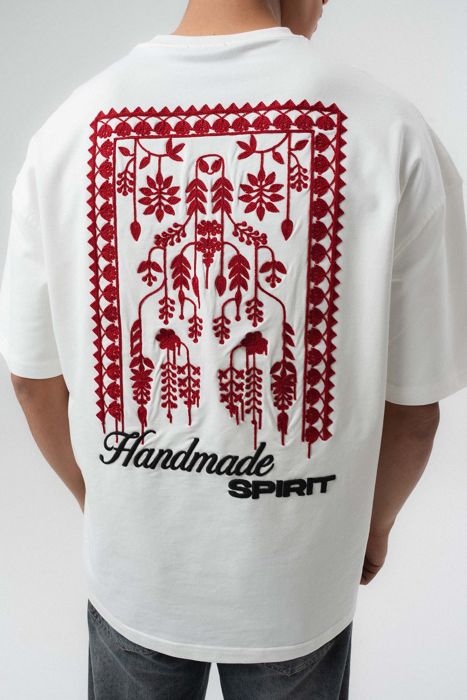 Handmade Sprit Etnik Desenli Nakış Detaylı Beyaz Oversize Baskılı T-Shirt