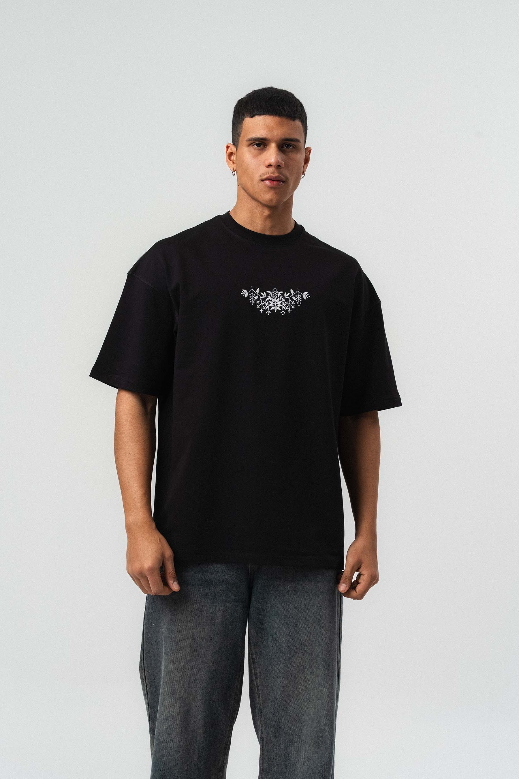 Handmade Sprit Etnik Desenli Nakış Detaylı Siyah Oversize Baskılı T-Shirt