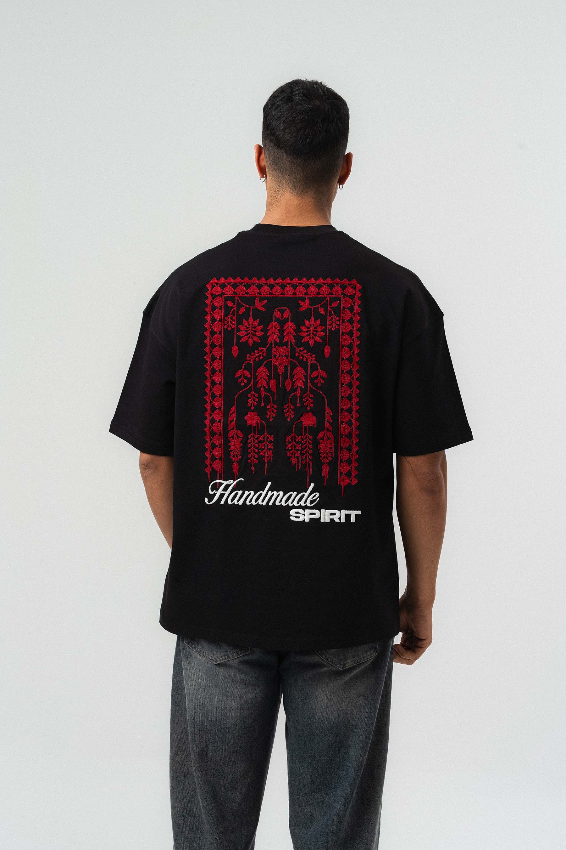 Handmade Sprit Etnik Desenli Nakış Detaylı Siyah Oversize Baskılı T-Shirt