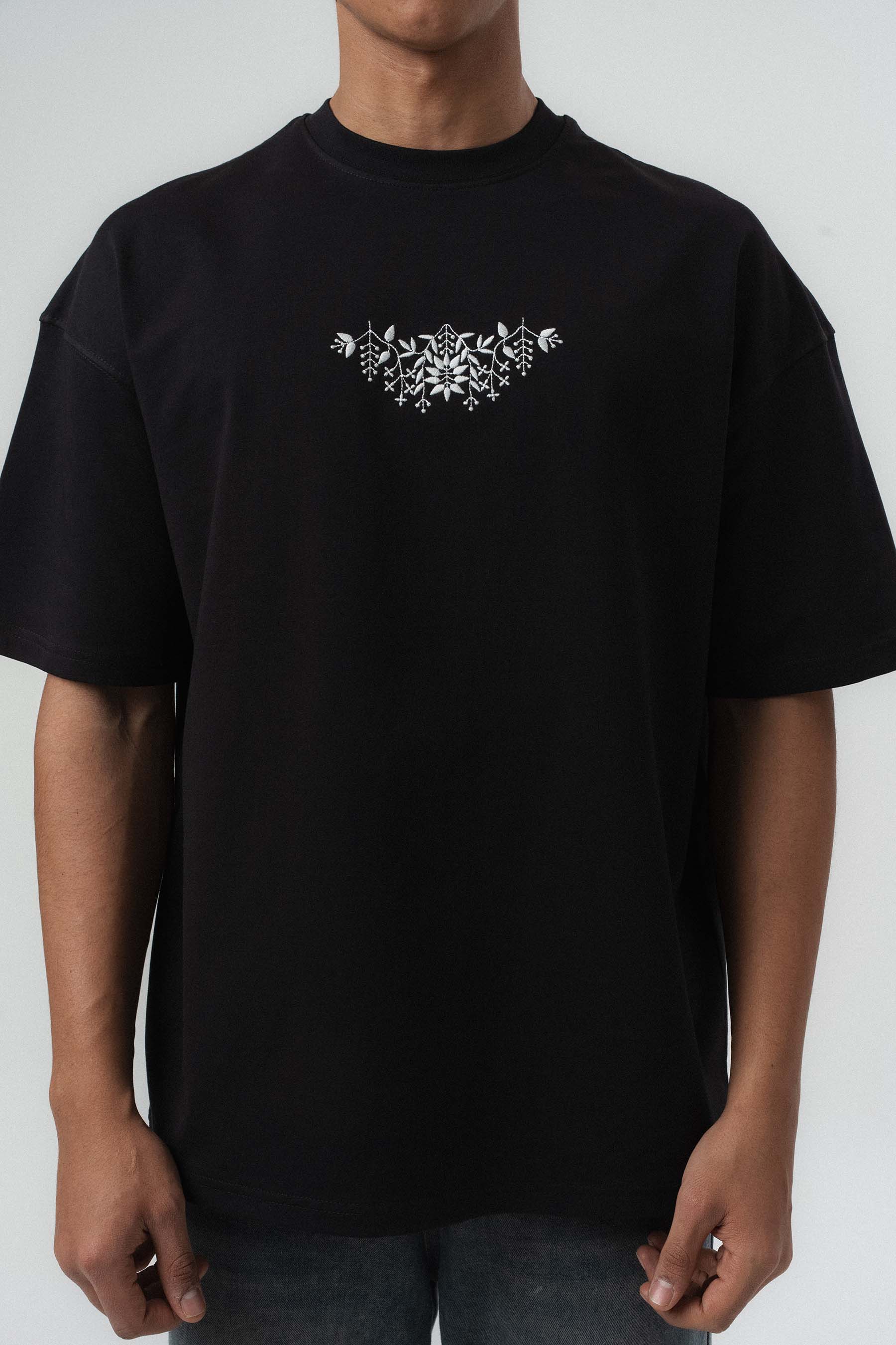 Handmade Sprit Etnik Desenli Nakış Detaylı Siyah Oversize Baskılı T-Shirt