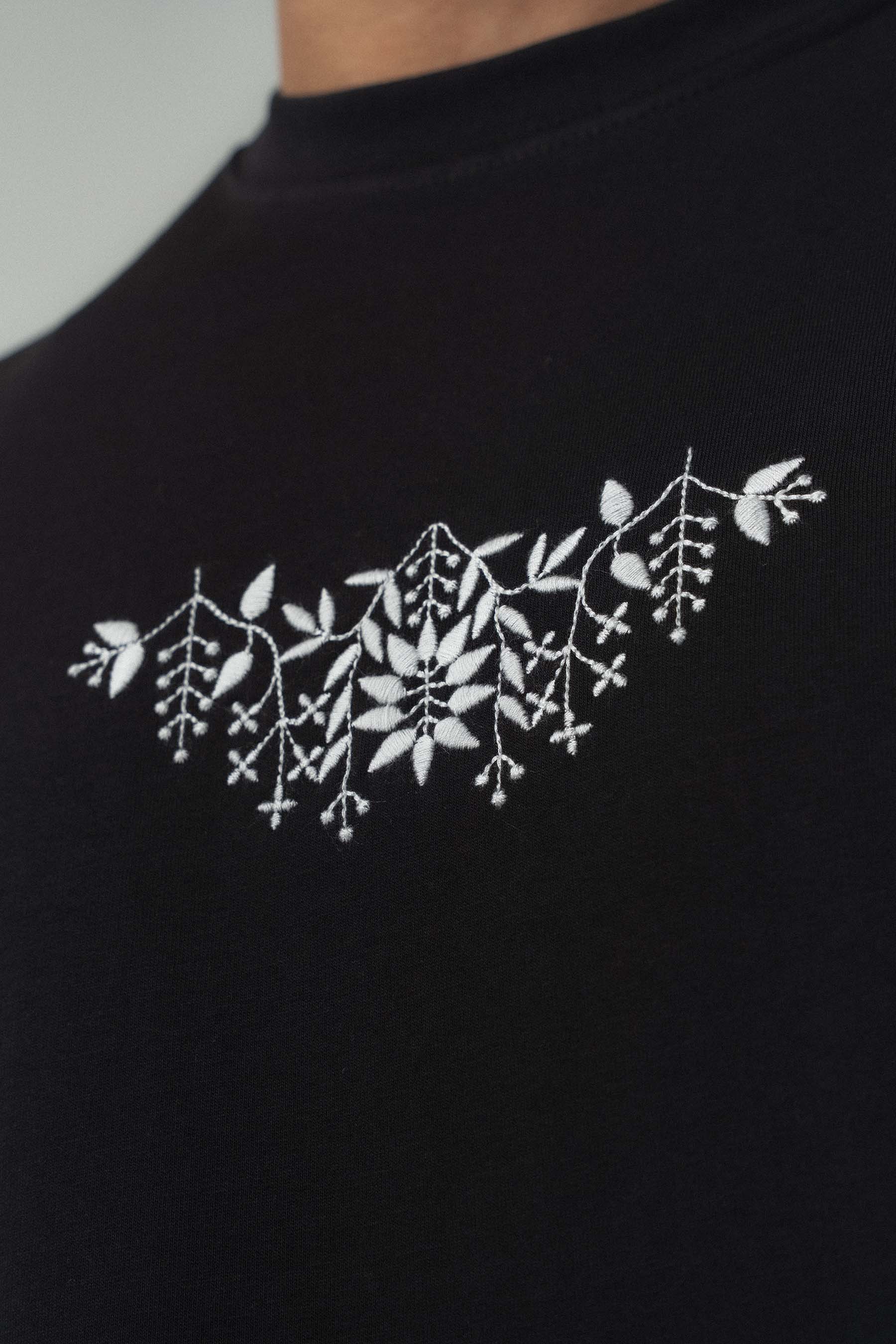 Handmade Sprit Etnik Desenli Nakış Detaylı Siyah Oversize Baskılı T-Shirt