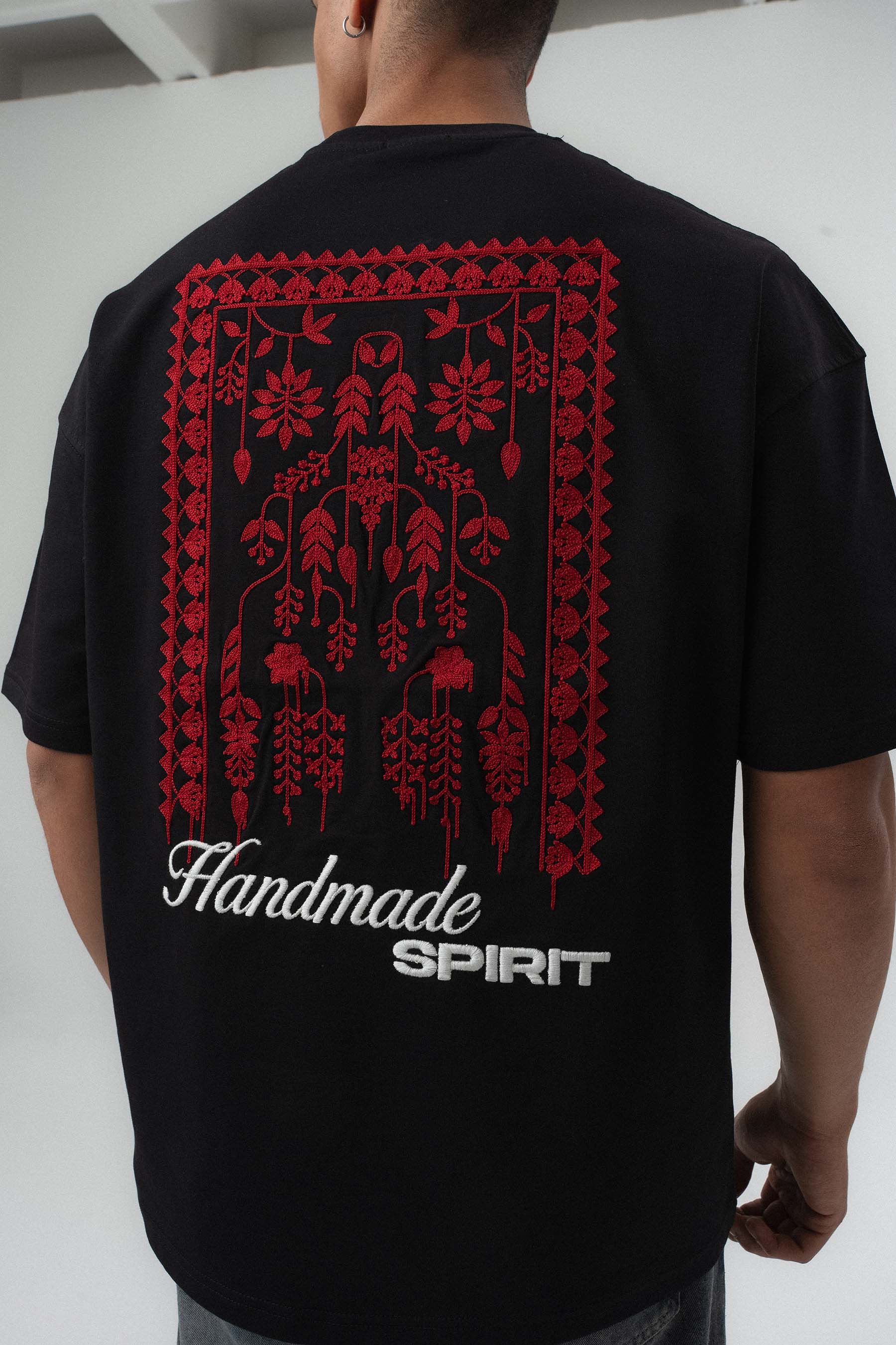 Handmade Sprit Etnik Desenli Nakış Detaylı Siyah Oversize Baskılı T-Shirt