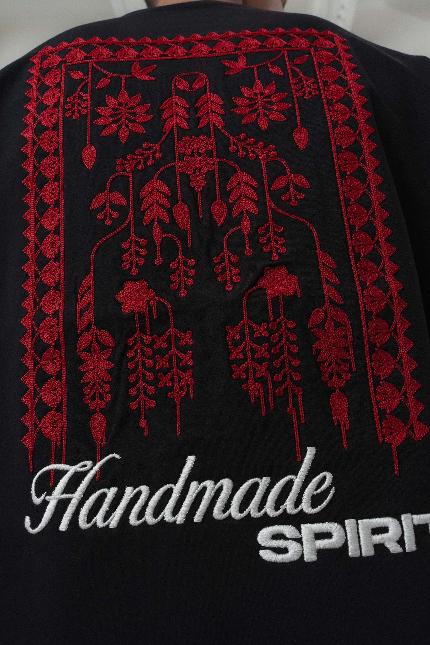 Handmade Sprit Etnik Desenli Nakış Detaylı Siyah Oversize Baskılı T-Shirt
