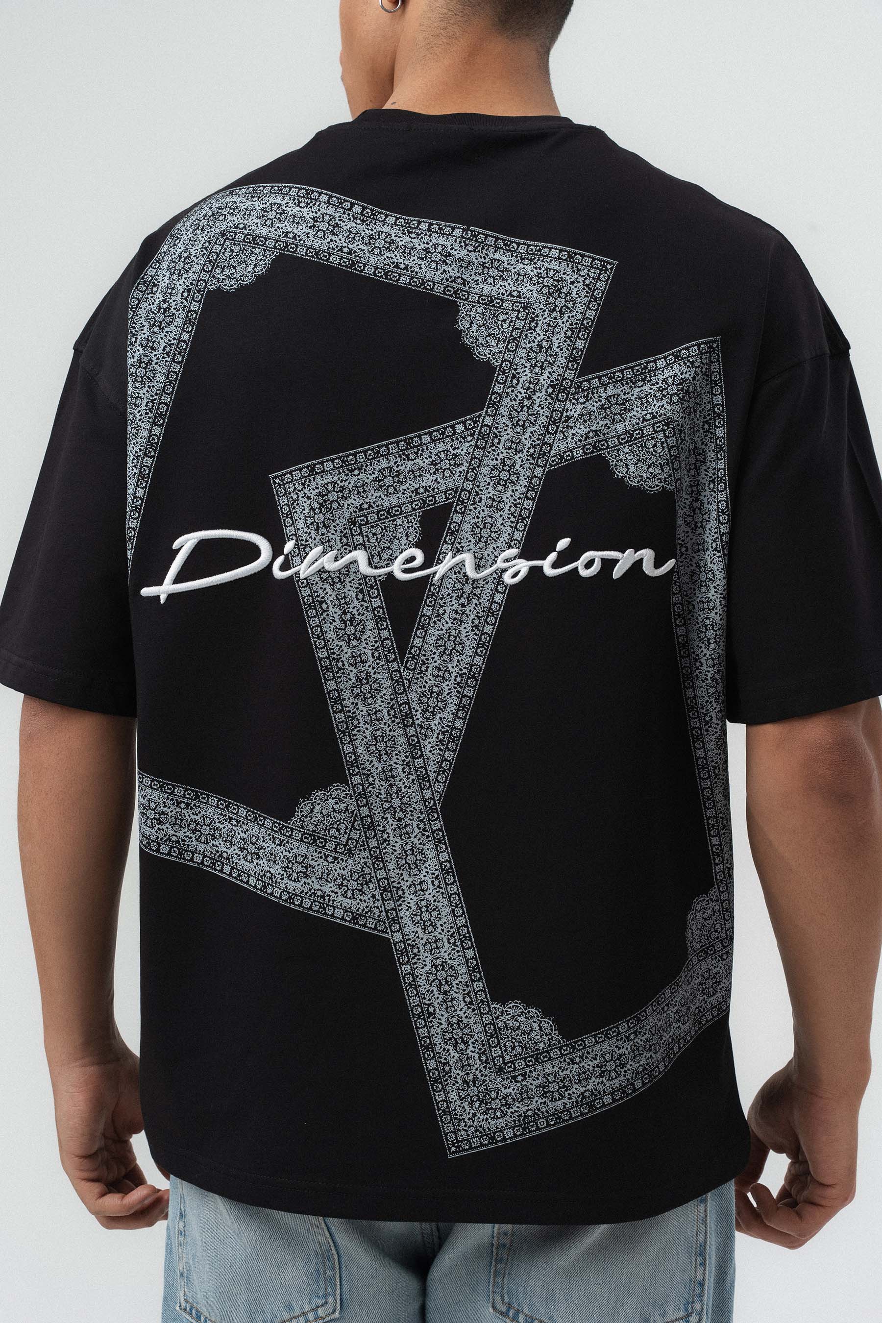 Etnik Desen Nakış Detaylı Siyah Oversize Baskılı T-Shirt