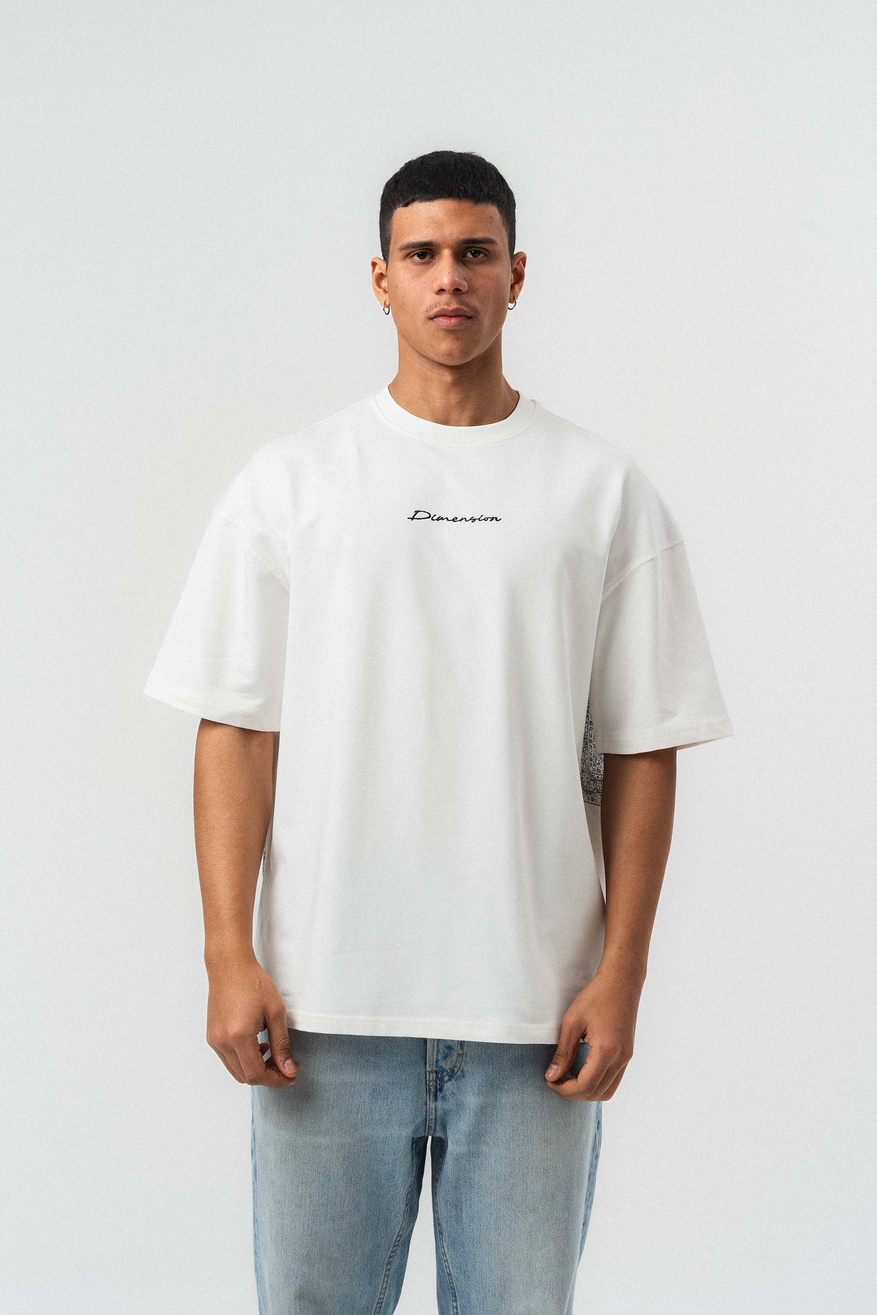 Etnik Desen Nakış Detaylı Beyaz Oversize Baskılı T-Shirt
