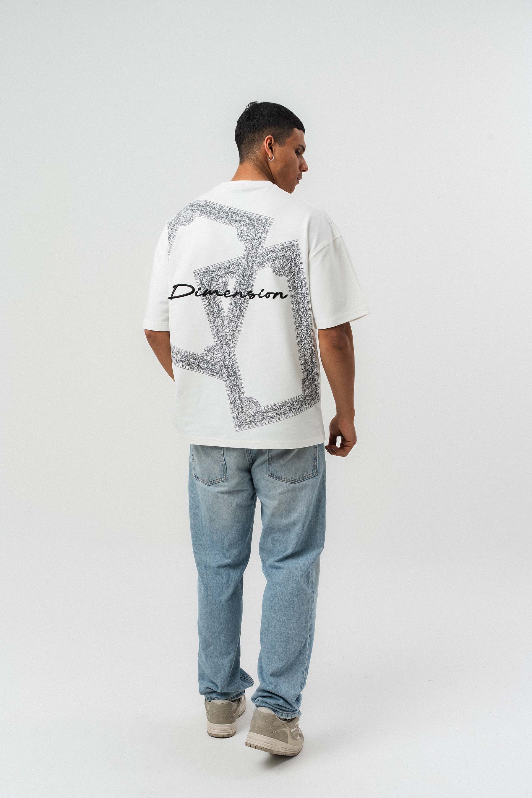 Etnik Desen Nakış Detaylı Beyaz Oversize Baskılı T-Shirt