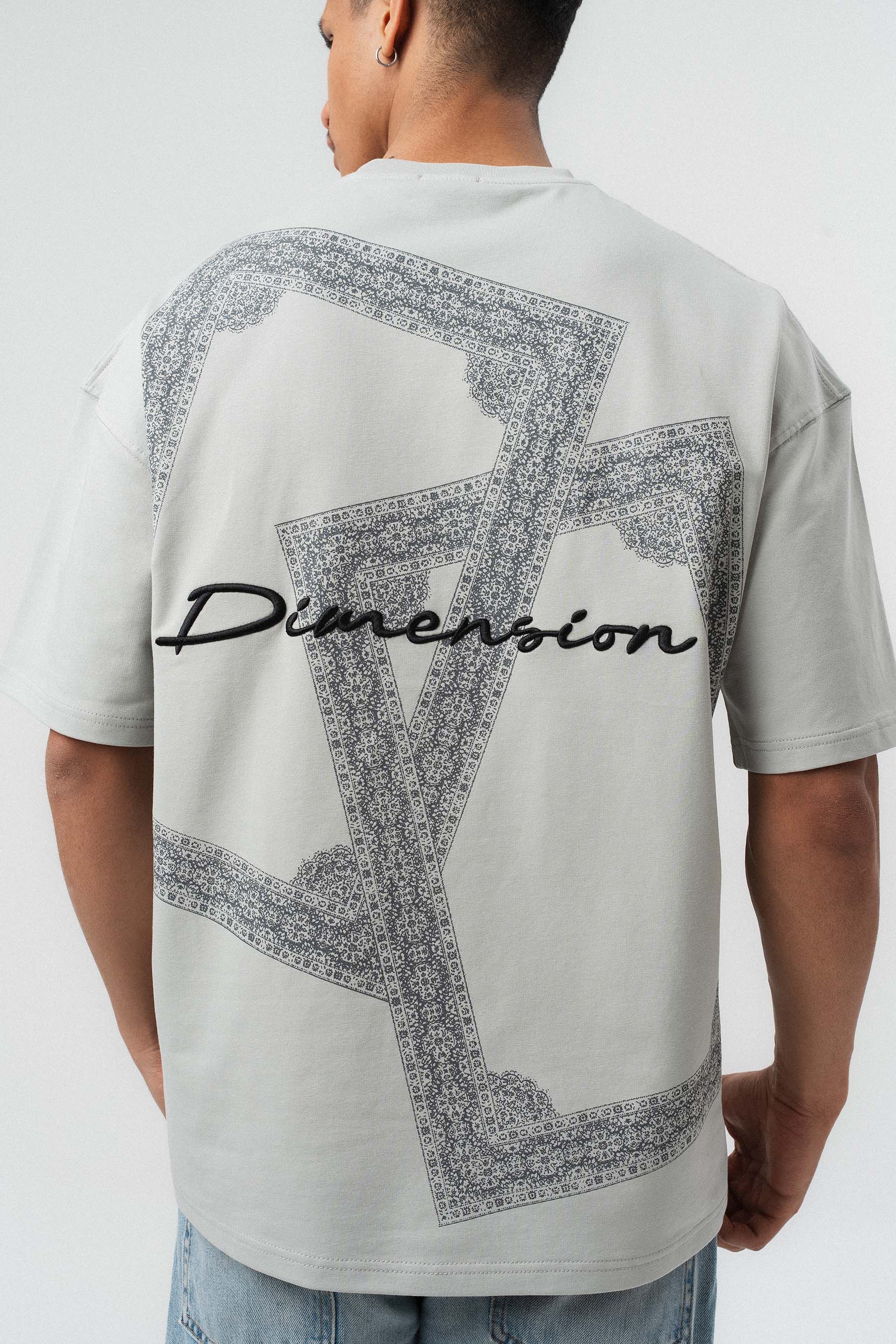 Etnik Desen Nakış Detaylı Gri Oversize Baskılı T-Shirt
