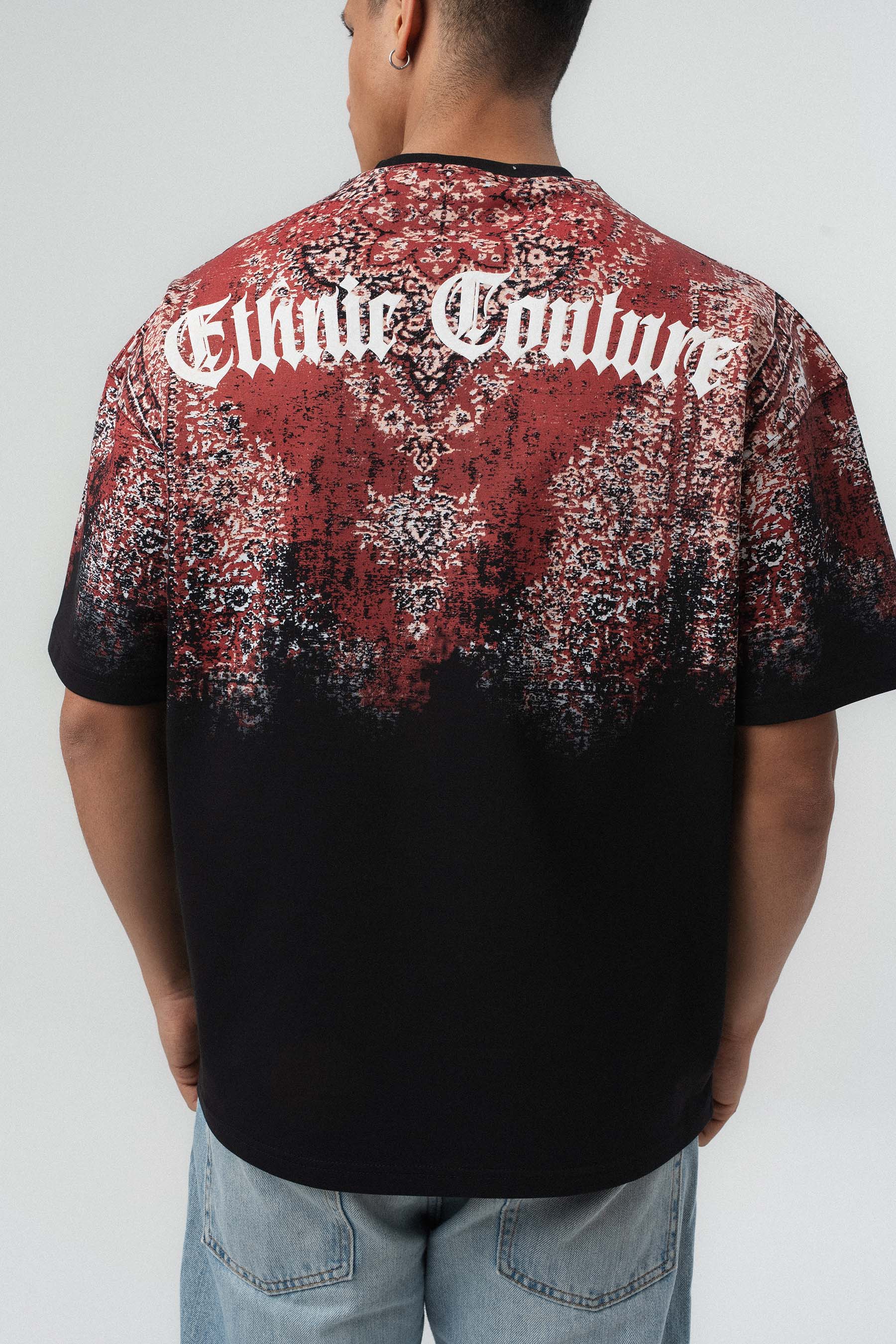 Etnik Desen Nakış Detaylı Kabartmalı Siyah Oversize Baskılı T-Shirt