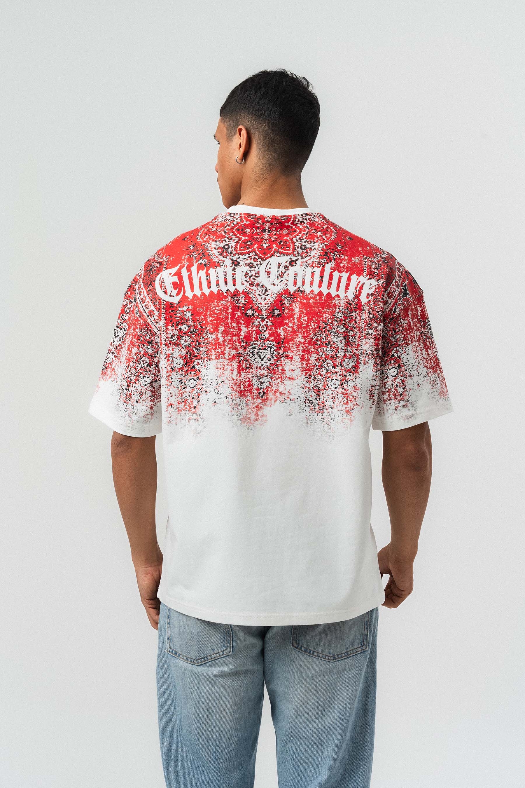 Etnik Desen Nakış Detaylı Kabartmalı Beyaz Oversize Baskılı T-Shirt