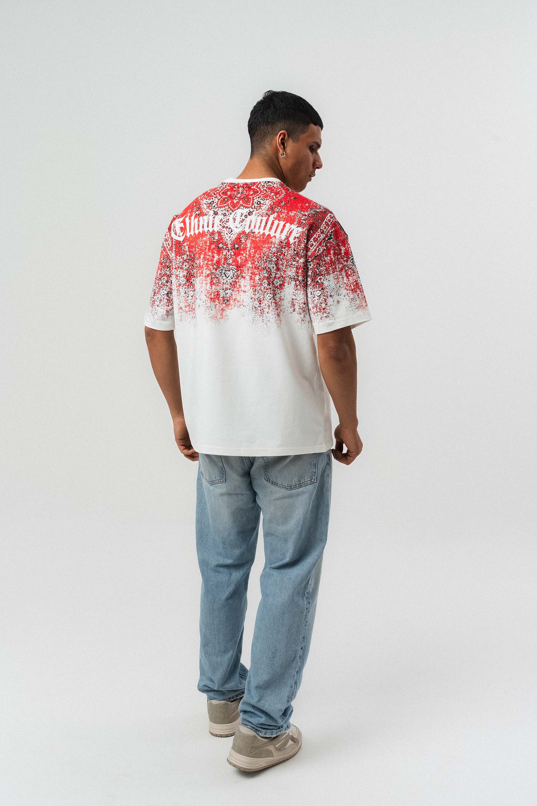 Etnik Desen Nakış Detaylı Kabartmalı Beyaz Oversize Baskılı T-Shirt