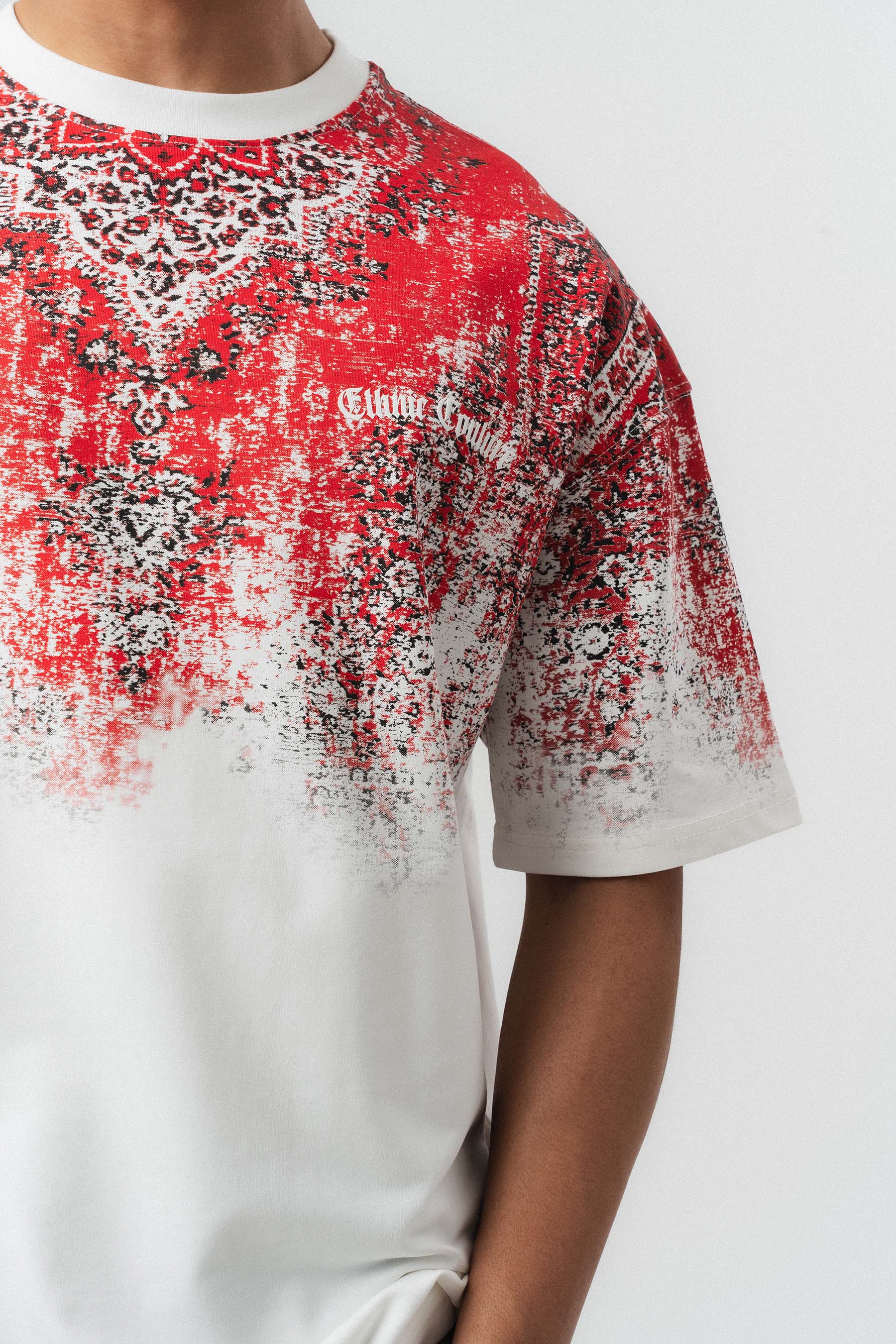 Etnik Desen Nakış Detaylı Kabartmalı Beyaz Oversize Baskılı T-Shirt