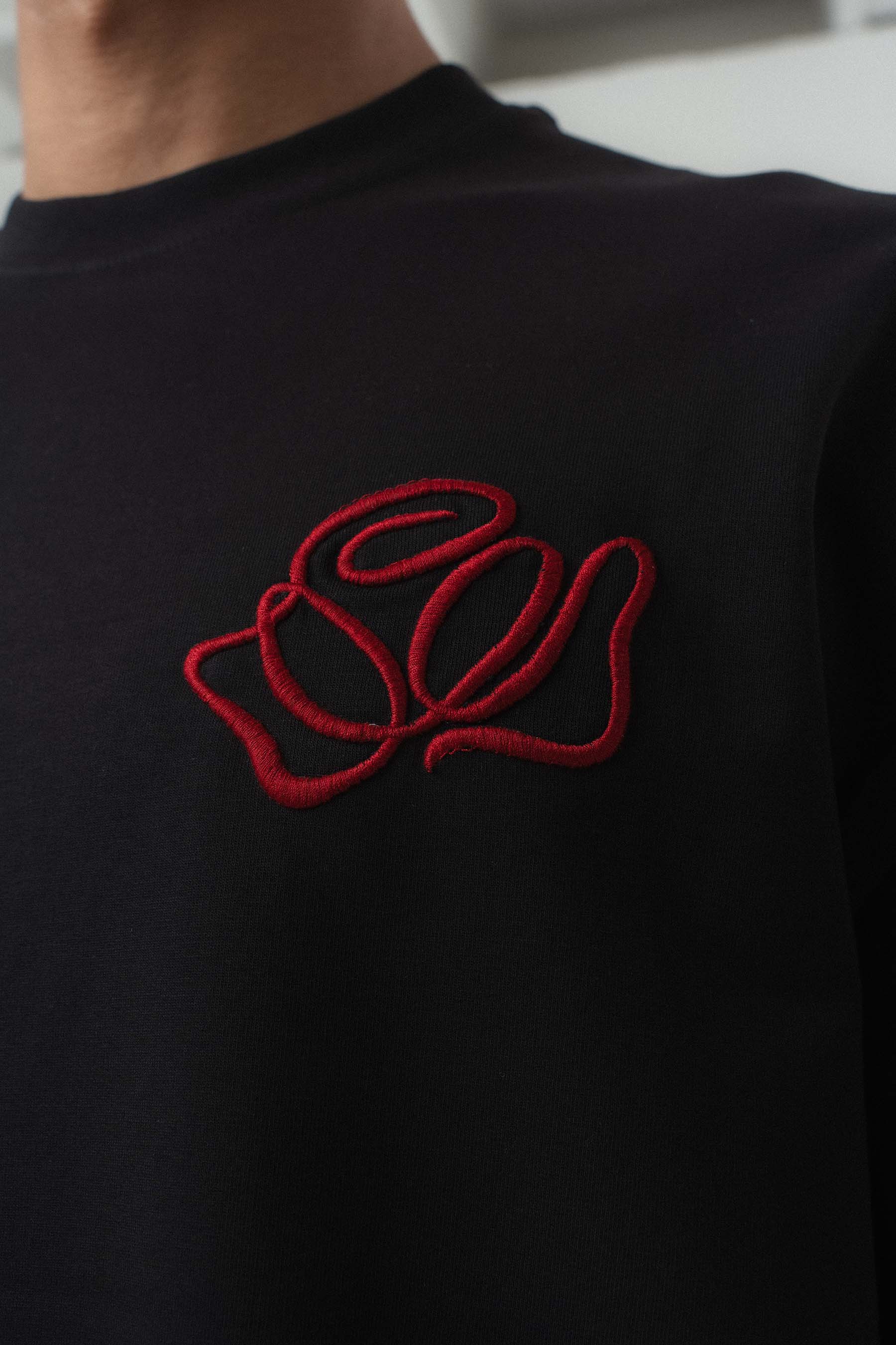 Etnik Desen Nakış Detaylı Siyah Oversize Baskılı T-Shirt