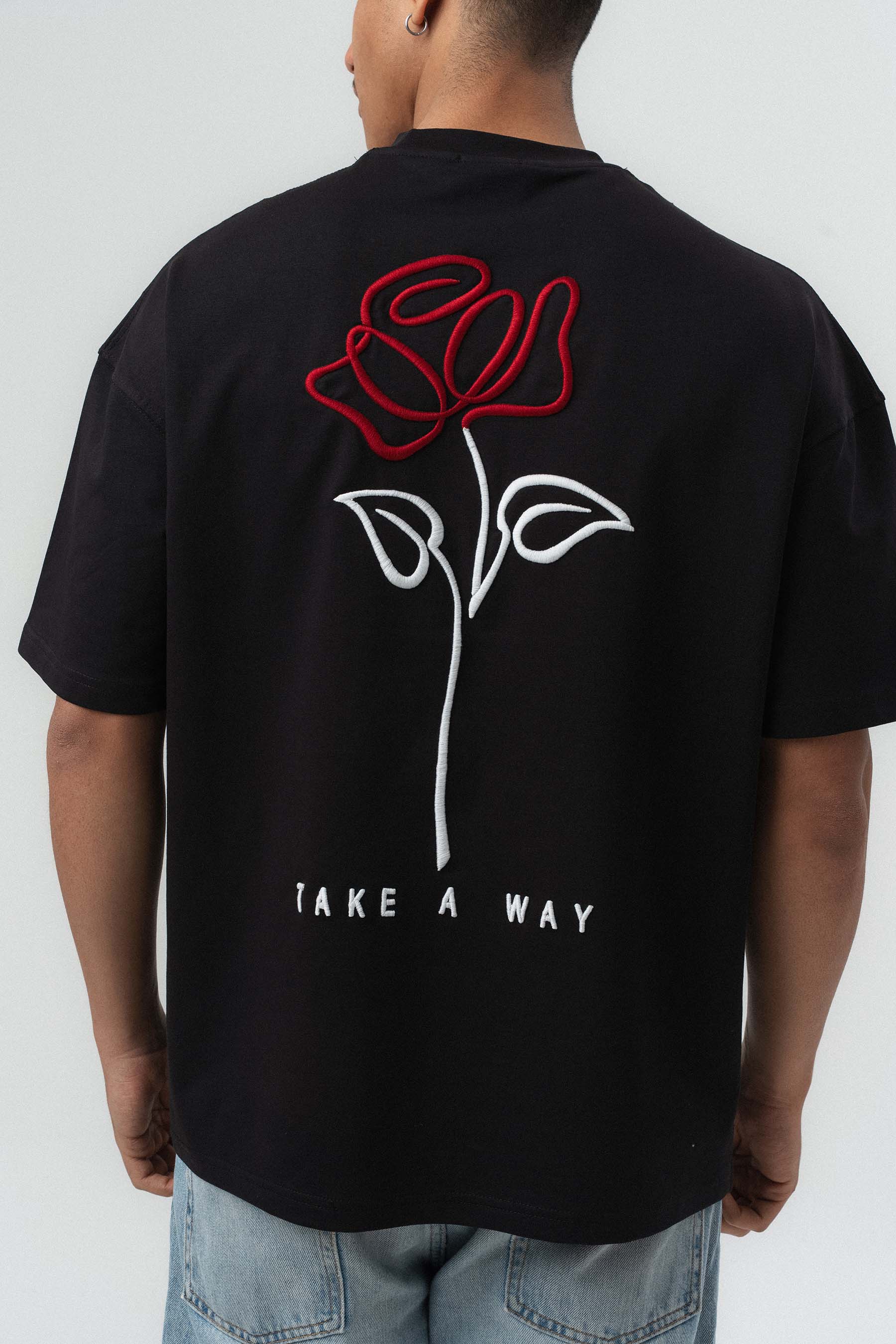 Etnik Desen Nakış Detaylı Siyah Oversize Baskılı T-Shirt