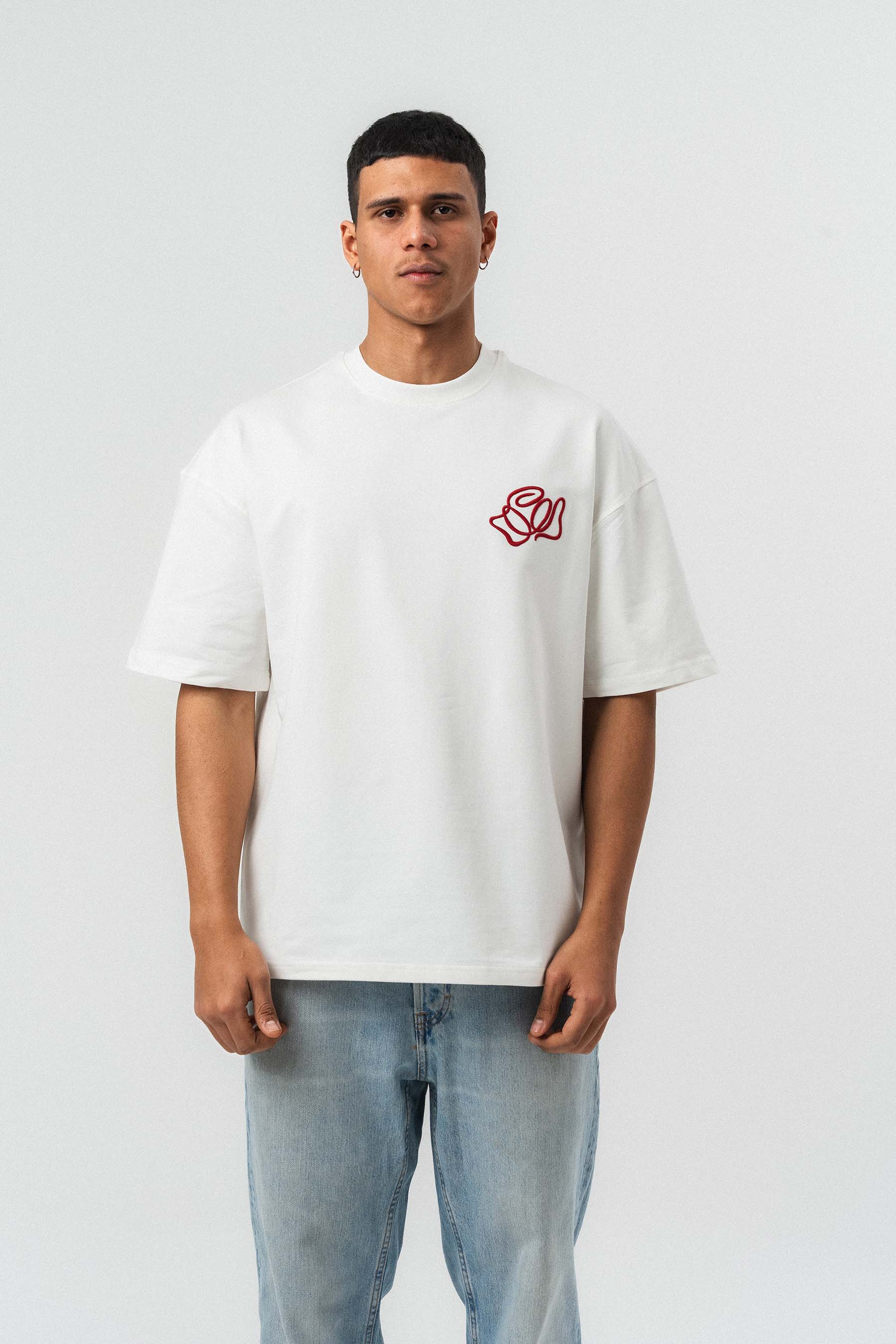 Etnik Desenli Nakış Detaylı Beyaz Oversize Baskılı T-Shirt