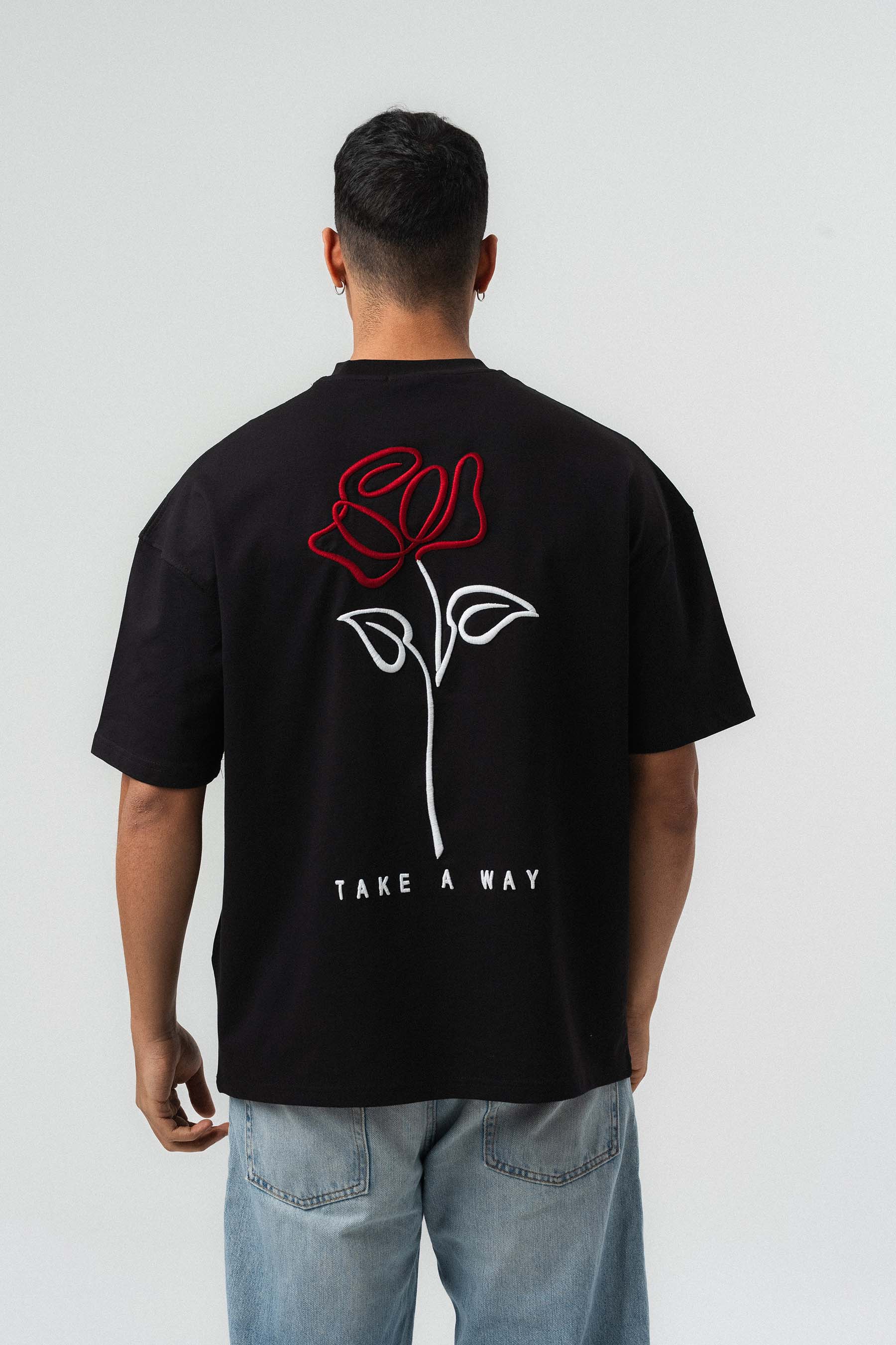 Etnik Desen Nakış Detaylı Siyah Oversize Baskılı T-Shirt