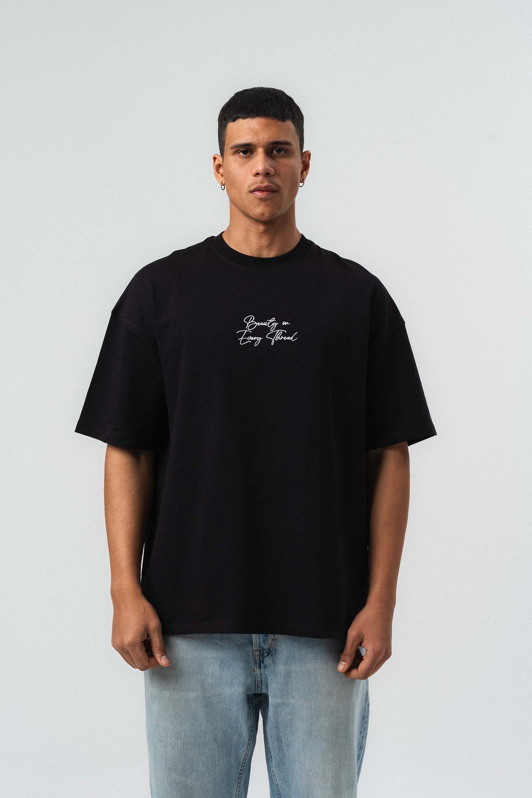 Etnik Desenli Nakış Detaylı Siyah Oversize Baskılı T-Shirt