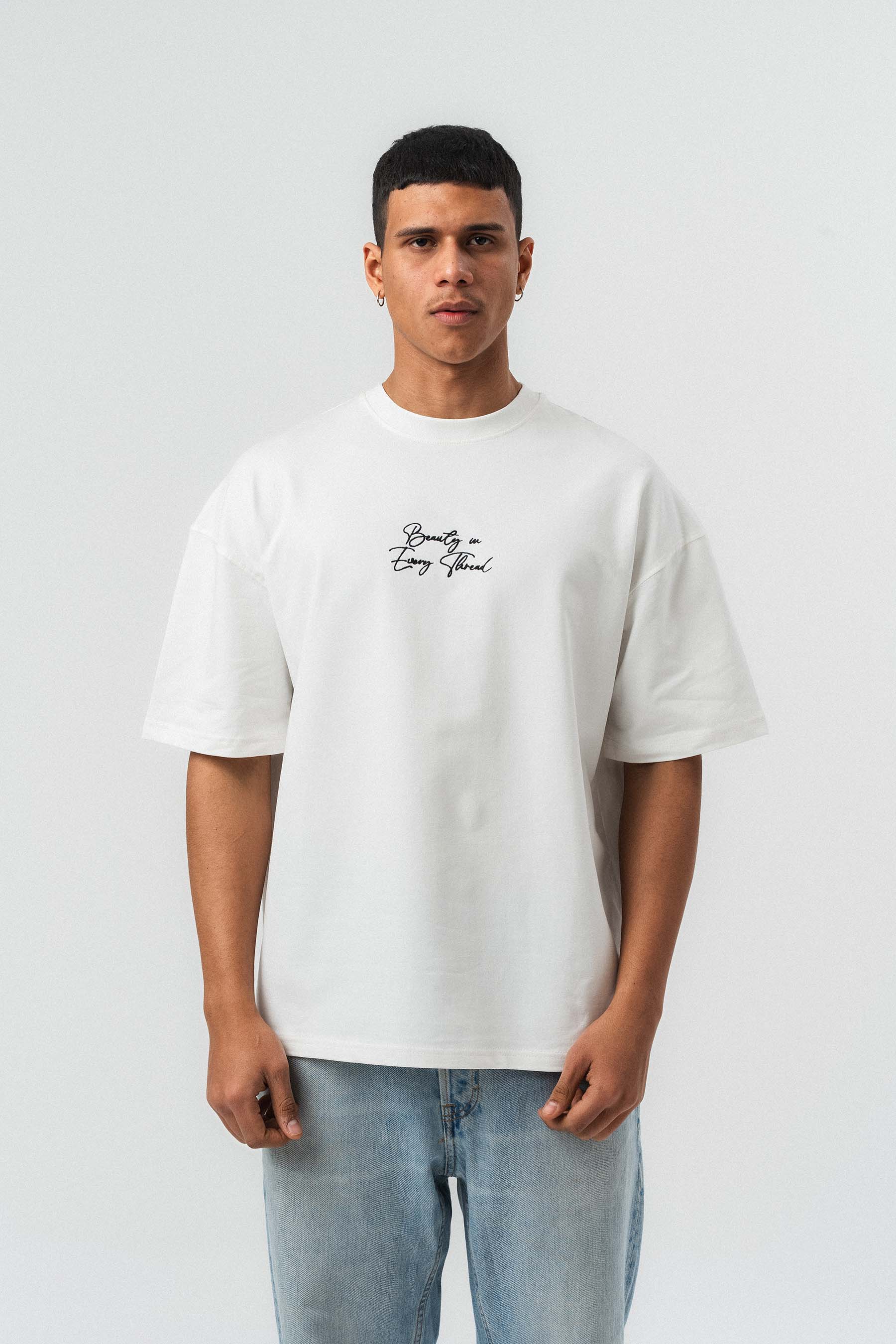 Etnik Desenli Nakış Detaylı Beyaz Oversize Baskılı T-Shirt