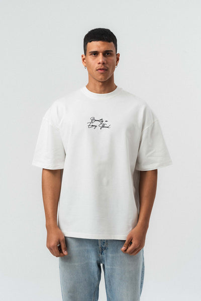 Etnik Desenli Nakış Detaylı Beyaz Oversize Baskılı T-Shirt