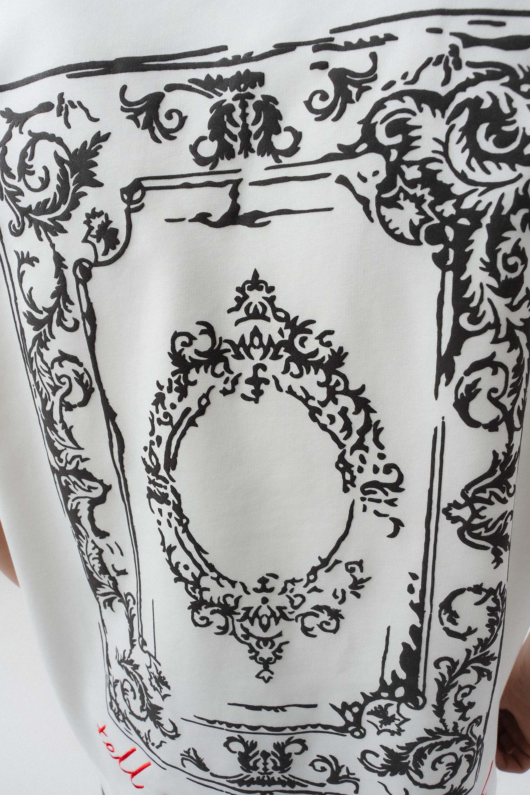 Tell me The Truth Nakış Detaylı Beyaz Oversize Baskılı T-Shirt