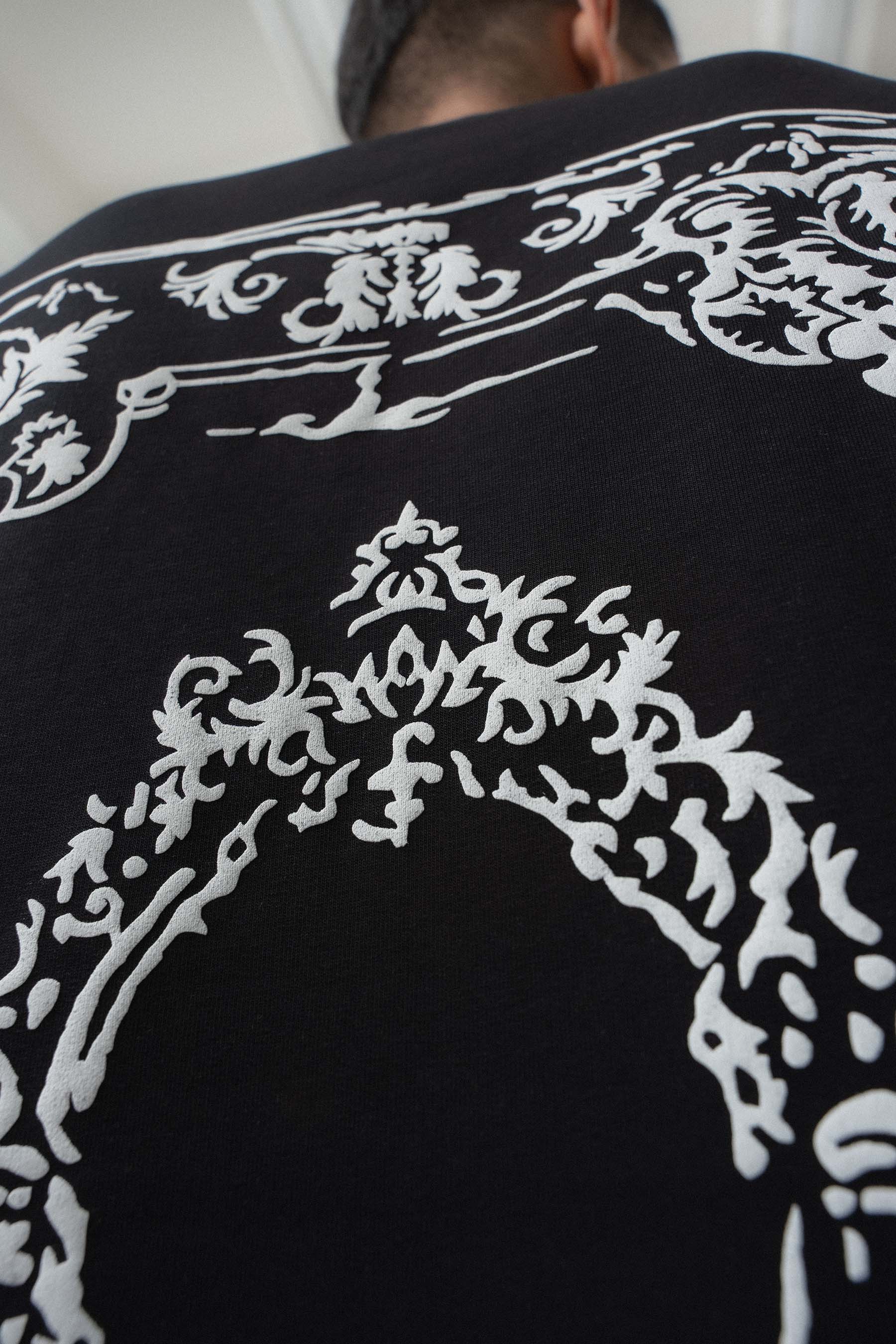 Tell me The Truth Nakış Detaylı Siyah Oversize Baskılı T-Shirt