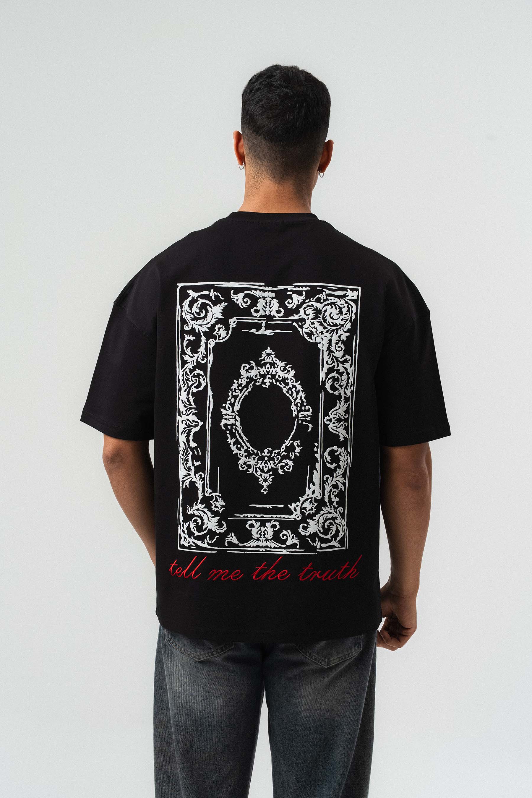 Tell me The Truth Nakış Detaylı Siyah Oversize Baskılı T-Shirt