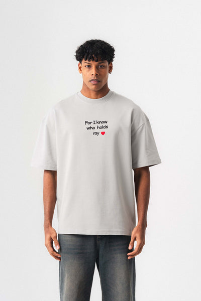 Who Holds My Heart Gri Oversize Baskılı T-Shirt