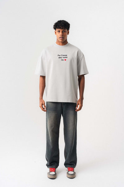 Who Holds My Heart Gri Oversize Baskılı T-Shirt