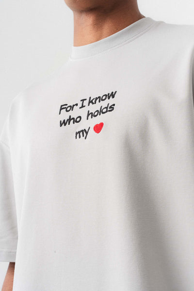 Who Holds My Heart Gri Oversize Baskılı T-Shirt