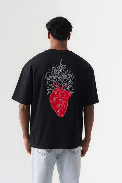 Who Holds My Heart Siyah Oversize Baskılı T-Shirt