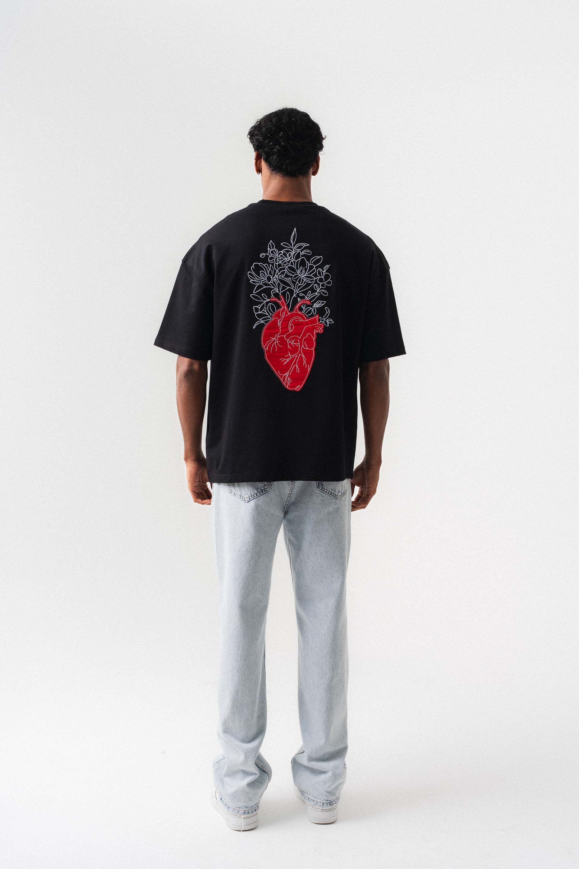 Who Holds My Heart Siyah Oversize Baskılı T-Shirt