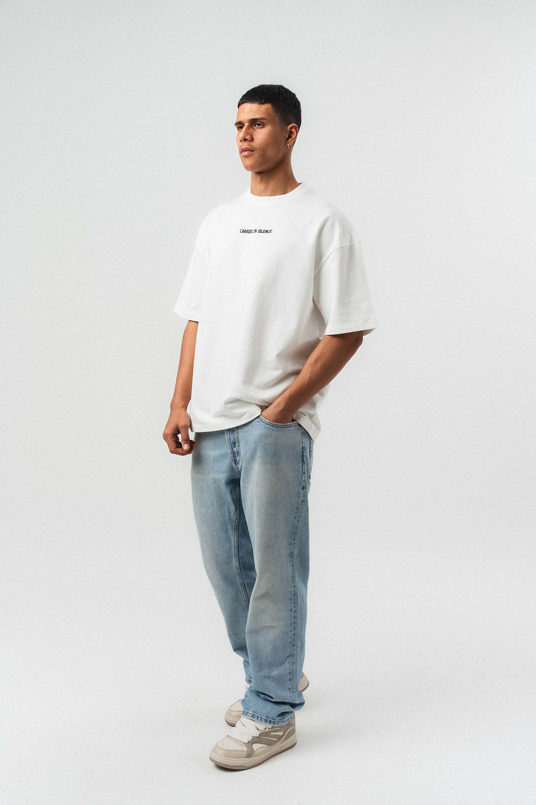 Motifli Nakış Detaylı Beyaz Oversize Baskılı T-Shirt