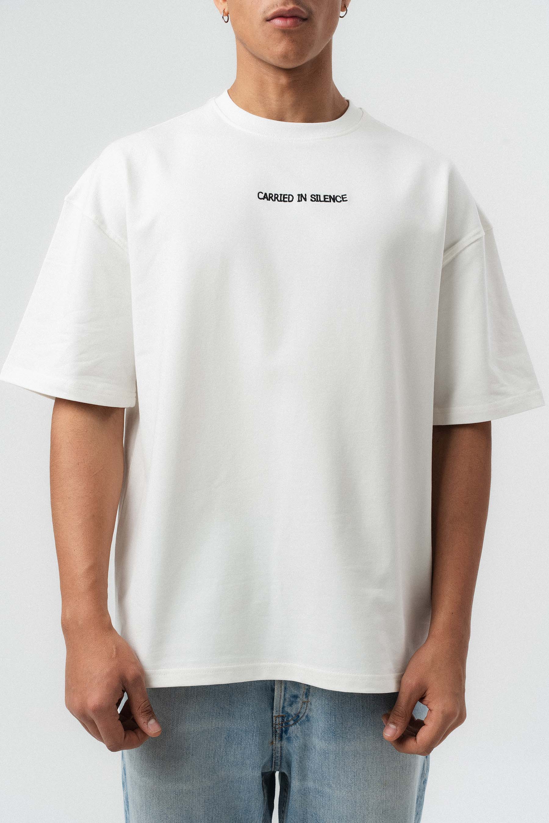Motifli Nakış Detaylı Beyaz Oversize Baskılı T-Shirt