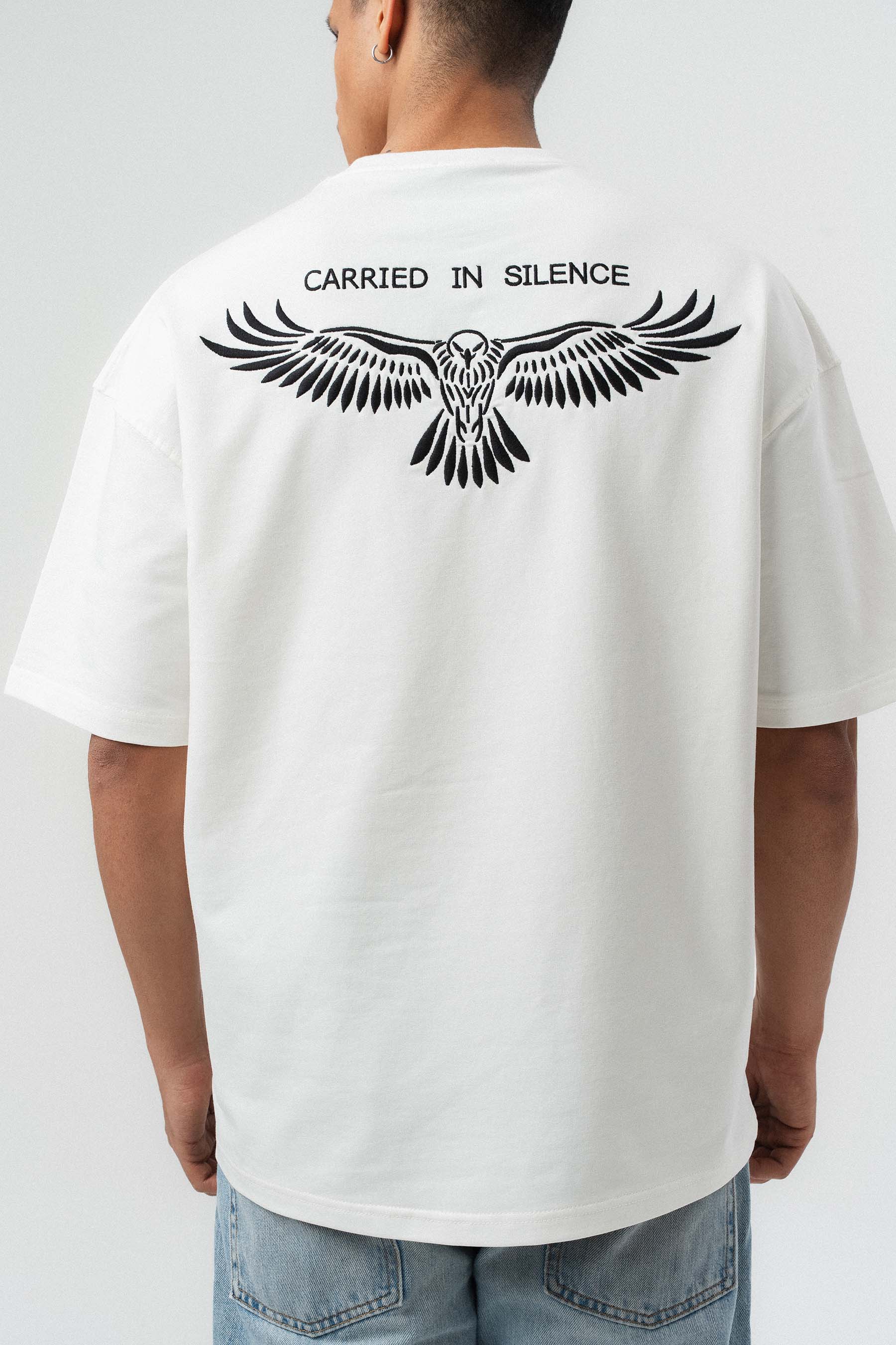 Motifli Nakış Detaylı Beyaz Oversize Baskılı T-Shirt