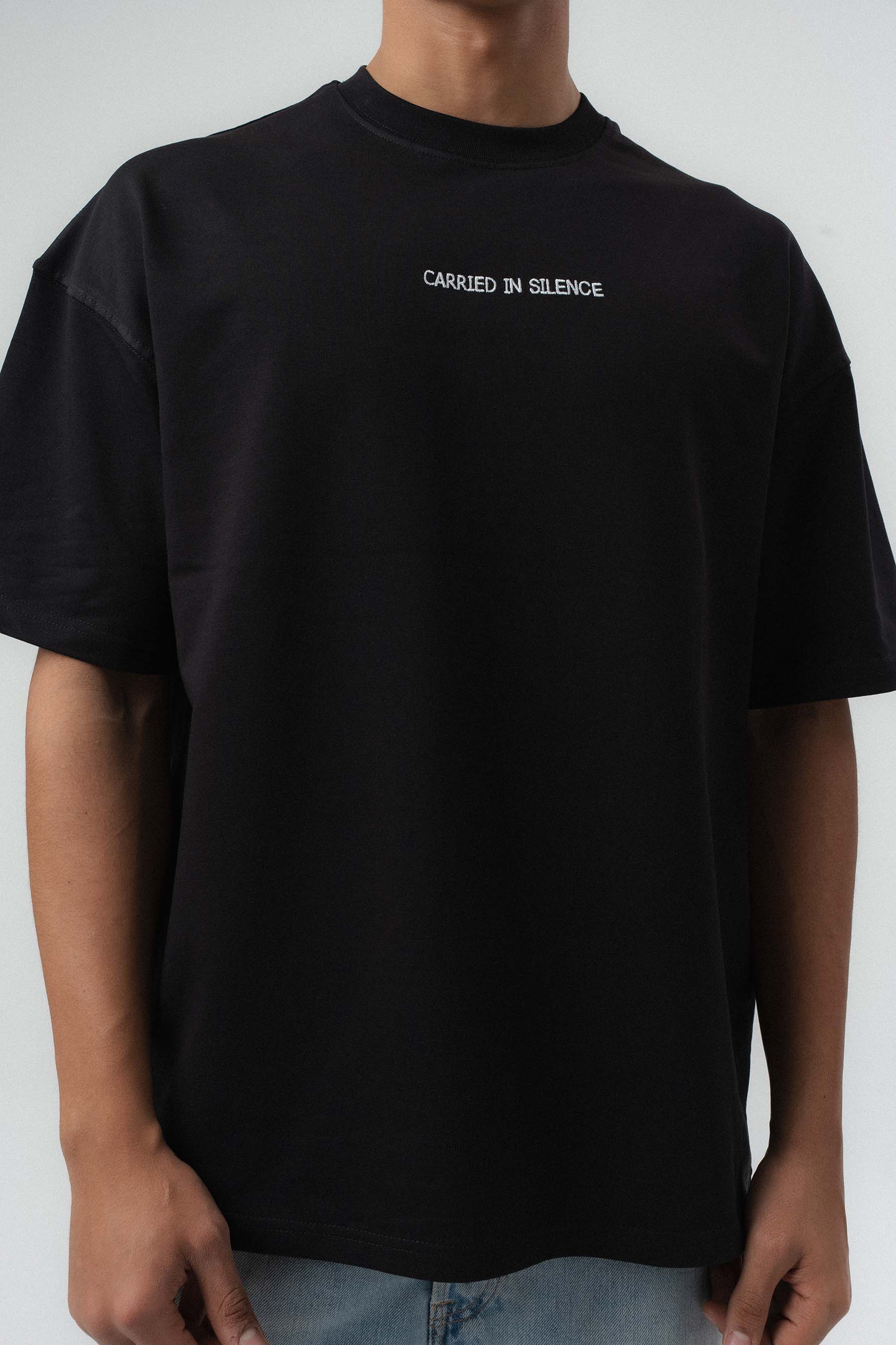 Motifli Nakış Detaylı Siyah Oversize Baskılı T-Shirt