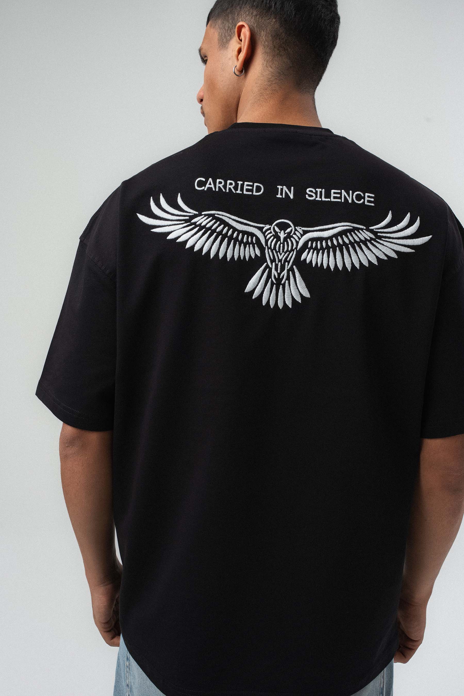 Motifli Nakış Detaylı Siyah Oversize Baskılı T-Shirt