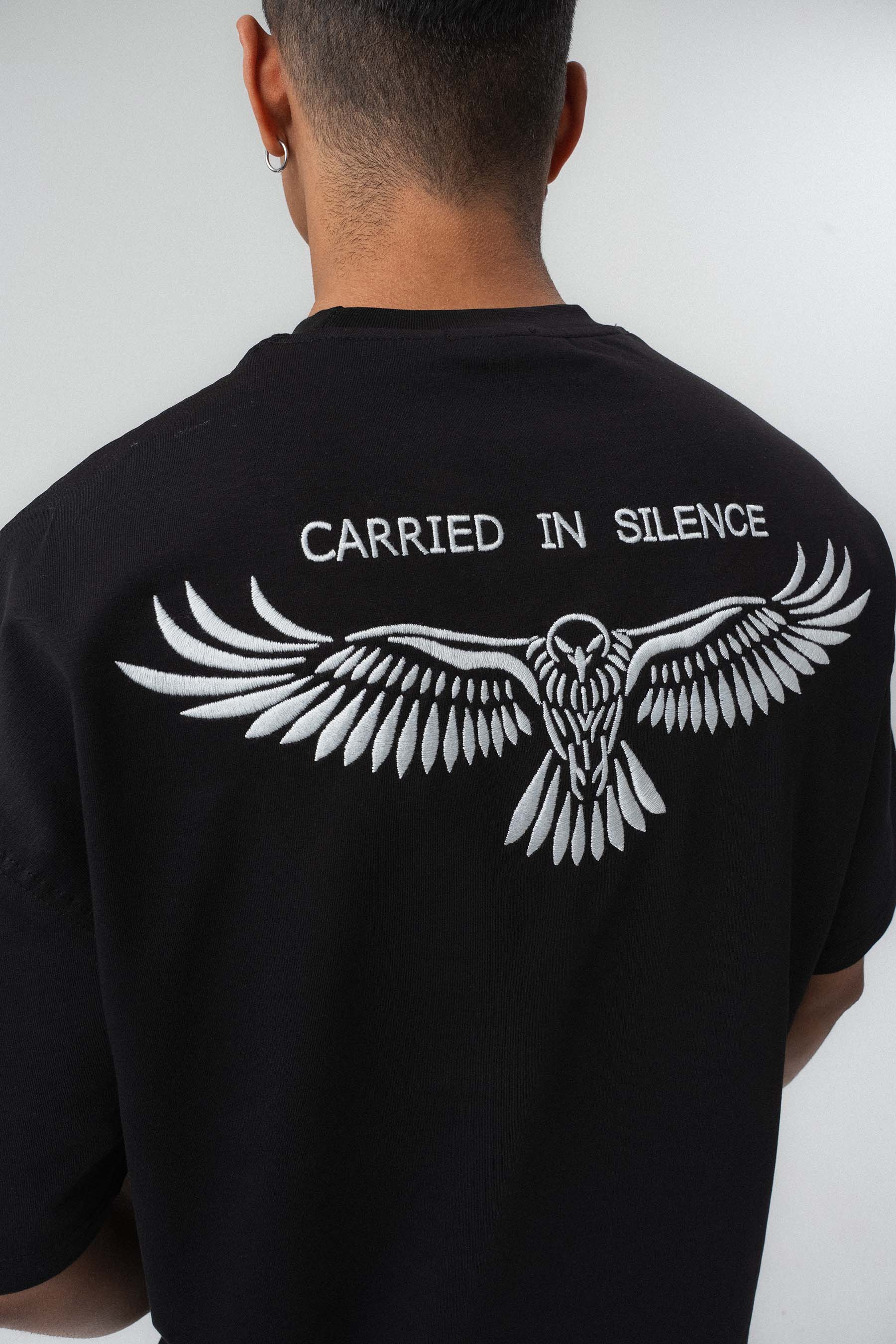 Motifli Nakış Detaylı Siyah Oversize Baskılı T-Shirt