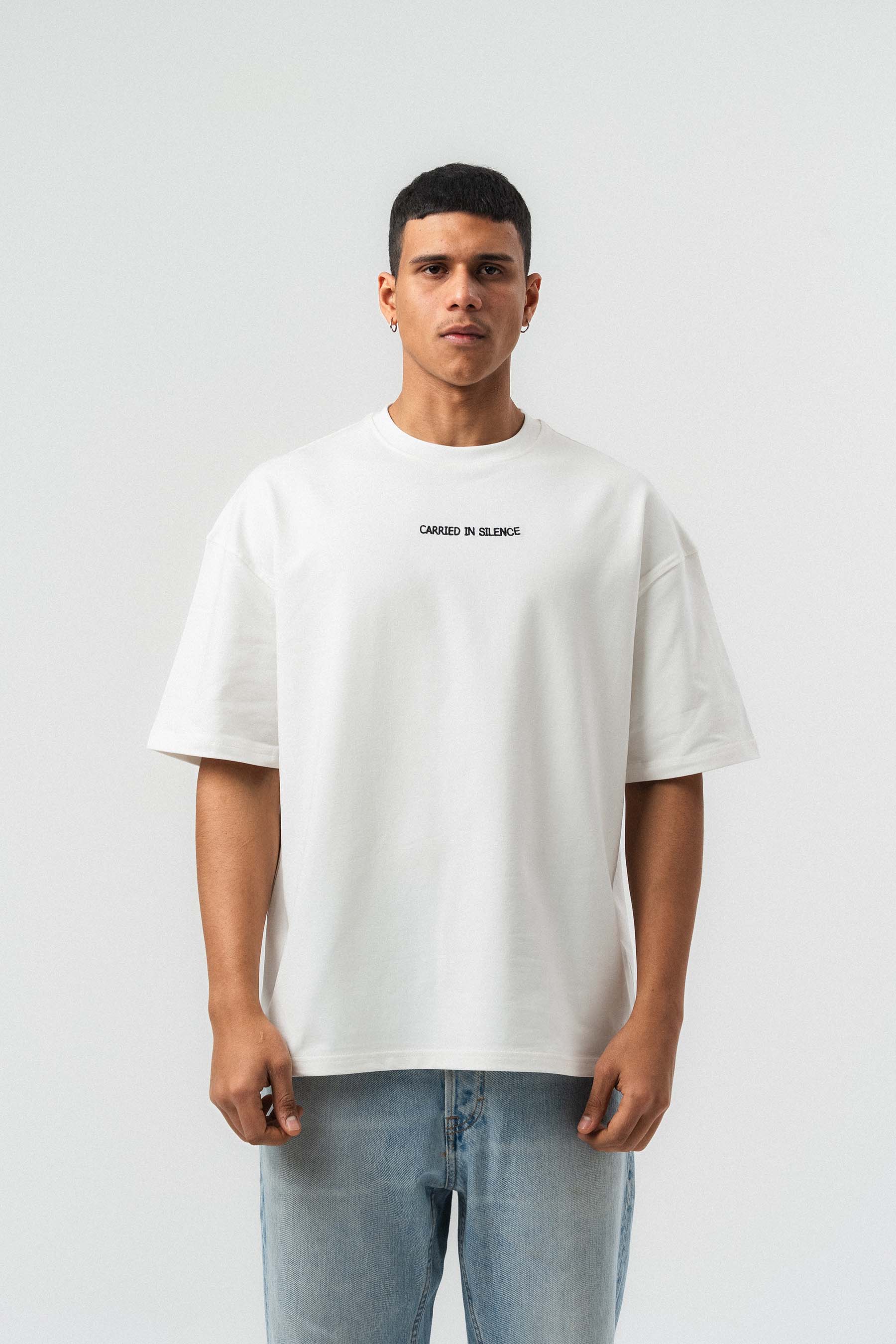 Motifli Nakış Detaylı Beyaz Oversize Baskılı T-Shirt