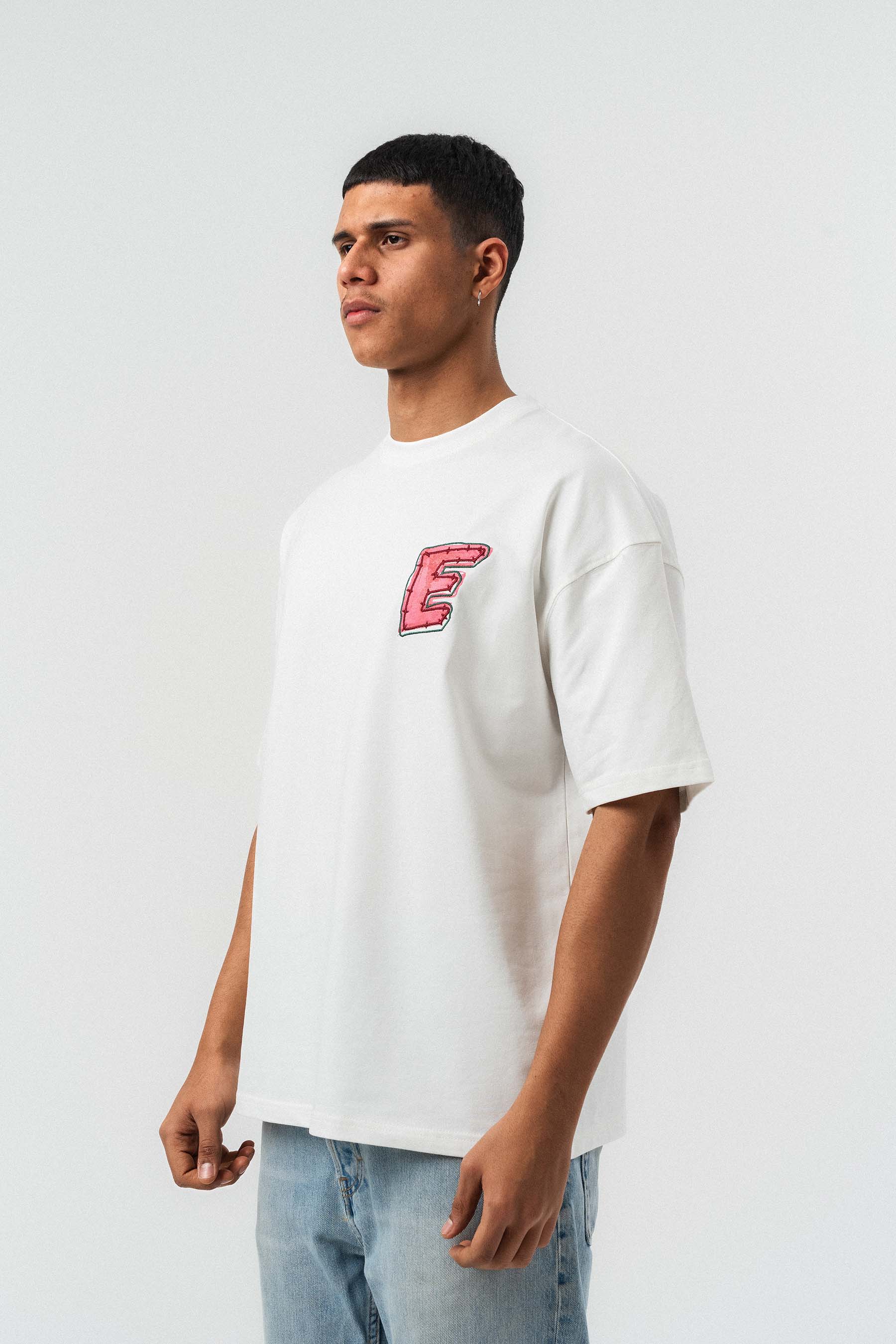 Yes Art ve Nakış Detaylı Beyaz Premium Oversize Baskılı T-Shirt