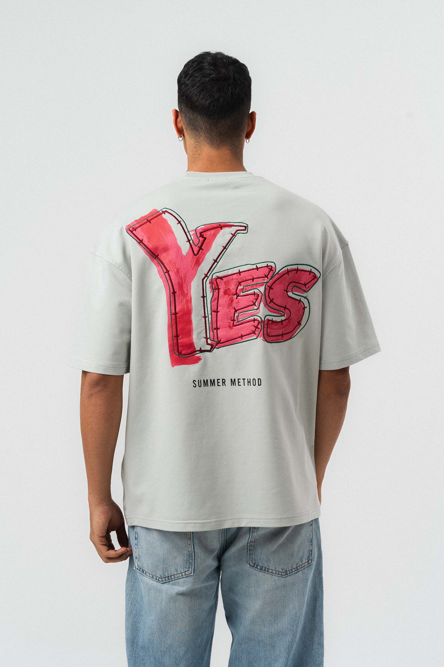Yes Art ve Nakış Detaylı Gri Premium Oversize Baskılı T-Shirt